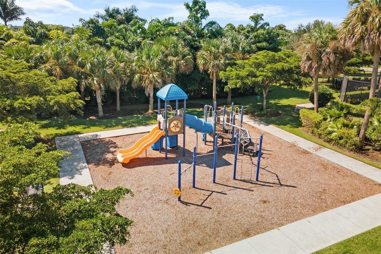 TOSCANA ISLES UN 1 - Residential