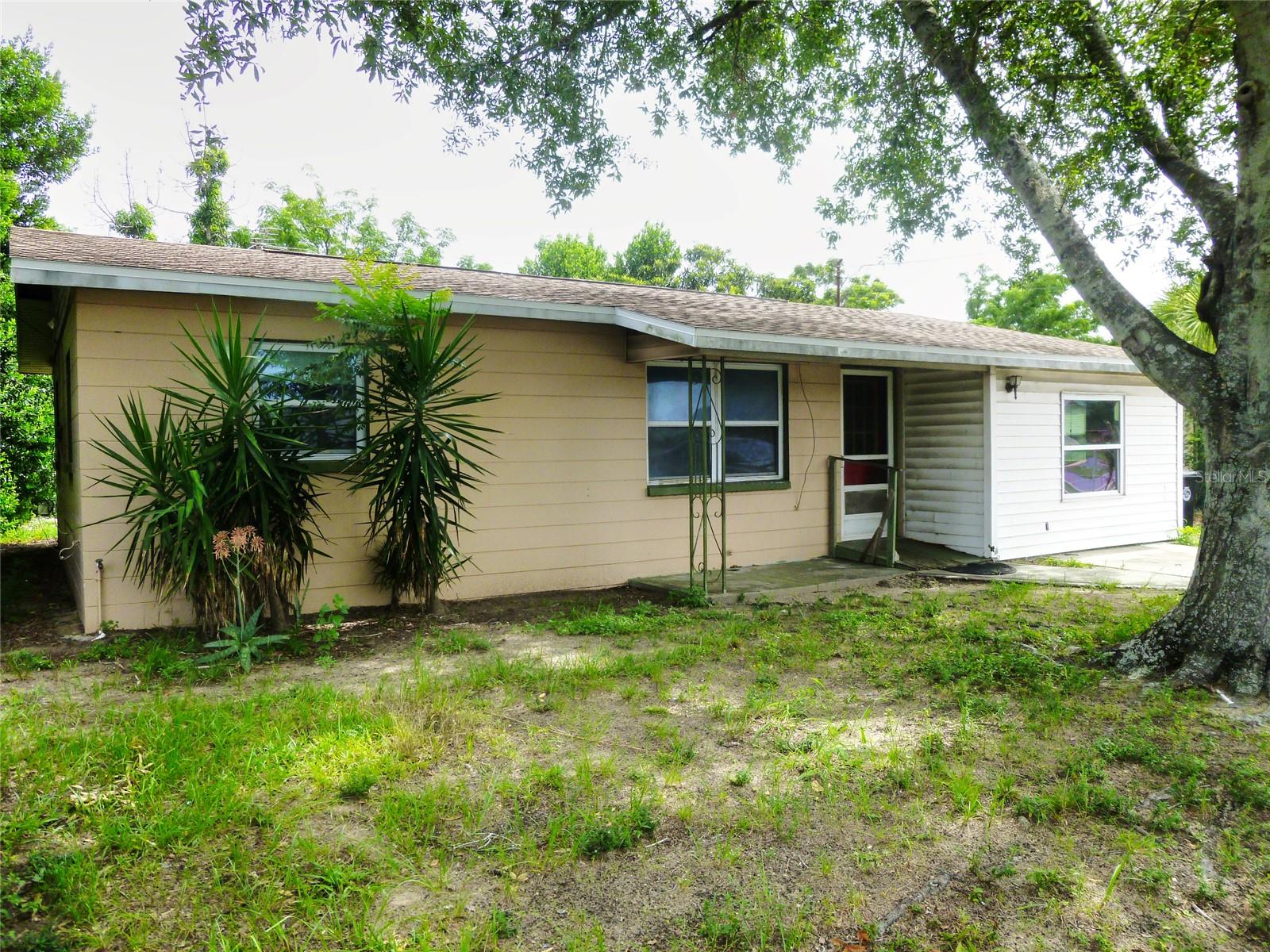 Discover the perfect blend of comfort and convenience in this delightful three-bedroom, one-bath home nestled within the vibrant city limits of Frostproof. Ideally located just moments away from shopping, schools, and the stunning nearby lakes, this property is perfect for anyone seeking a serene lifestyle without sacrificing accessibility.
This gem features a brand-new 2026 shingle roof, ensuring peace of mind and longevity for years to come. Enjoy the convenience of being only a short 1.5-hour drive from the bustling cities of Tampa and Orlando, offering endless entertainment and recreational opportunities.
Whether you’re looking to unwind by the lakes or explore the local amenities, this home is your gateway to a relaxed and fulfilling lifestyle in the heart of Frostproof. Don't miss out on this fantastic opportunity—schedule your viewing today!