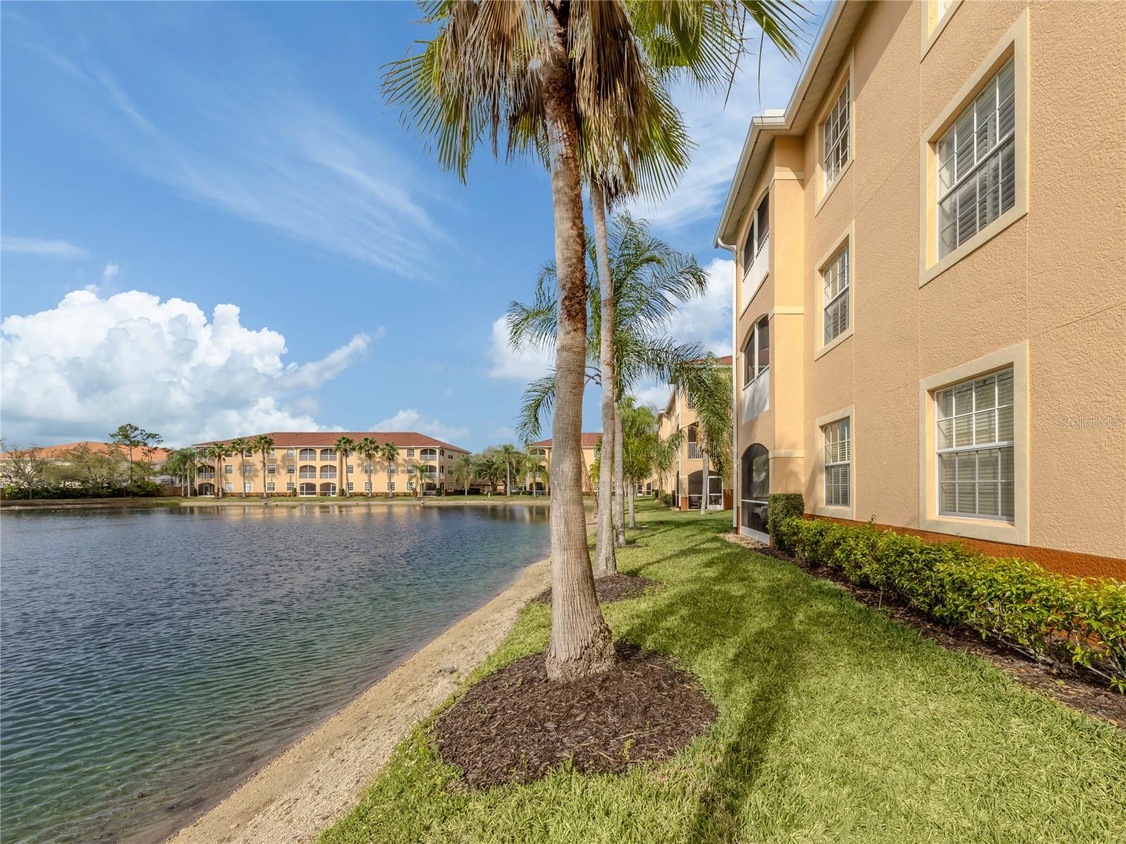 TUSCANY LAKE - Residential