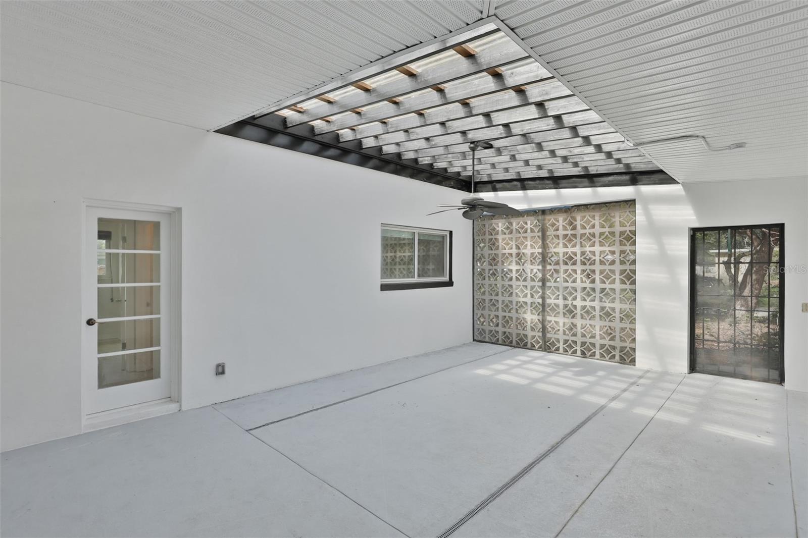 TEMPLE TERRACE RIVERSIDE SUBDI - Residential