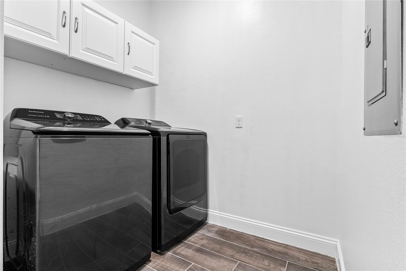 MIRROR LAKE MANOR - Residential Lease
