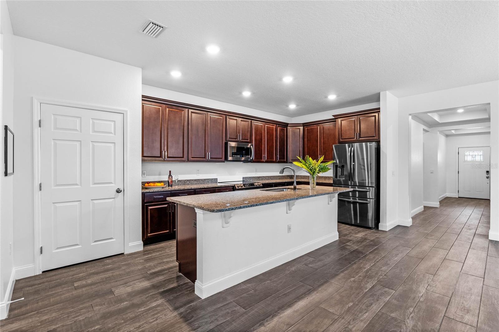 MIRROR LAKE MANOR - Residential Lease