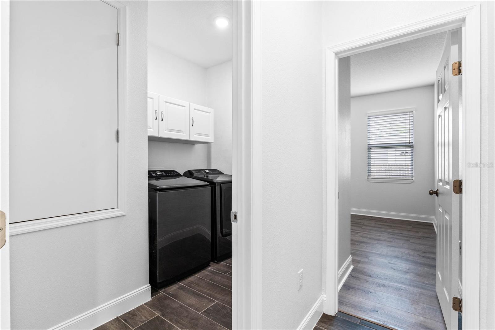 MIRROR LAKE MANOR - Residential Lease