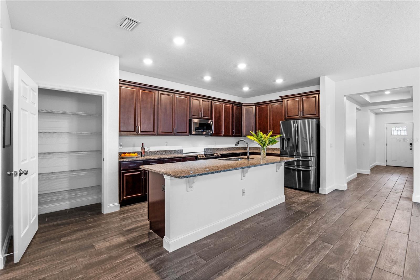 MIRROR LAKE MANOR - Residential Lease