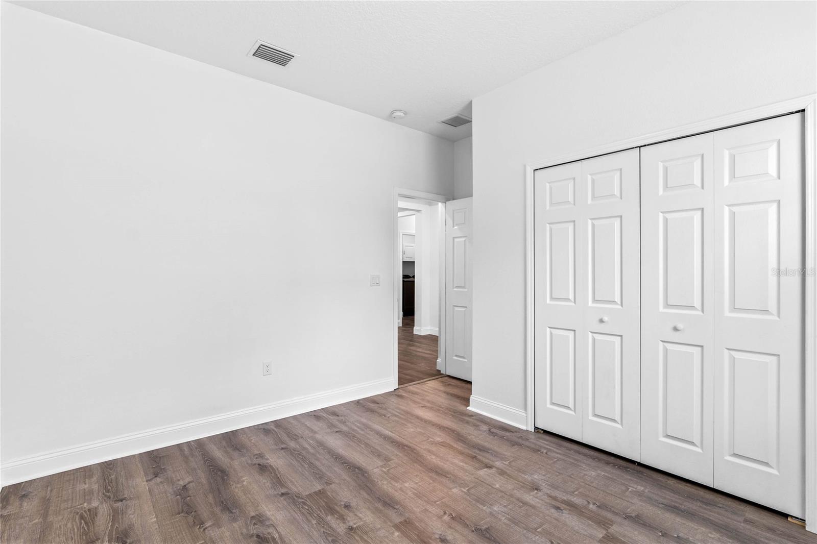 MIRROR LAKE MANOR - Residential Lease