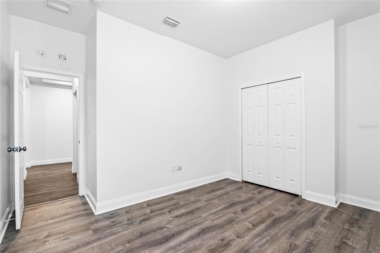 MIRROR LAKE MANOR - Residential Lease