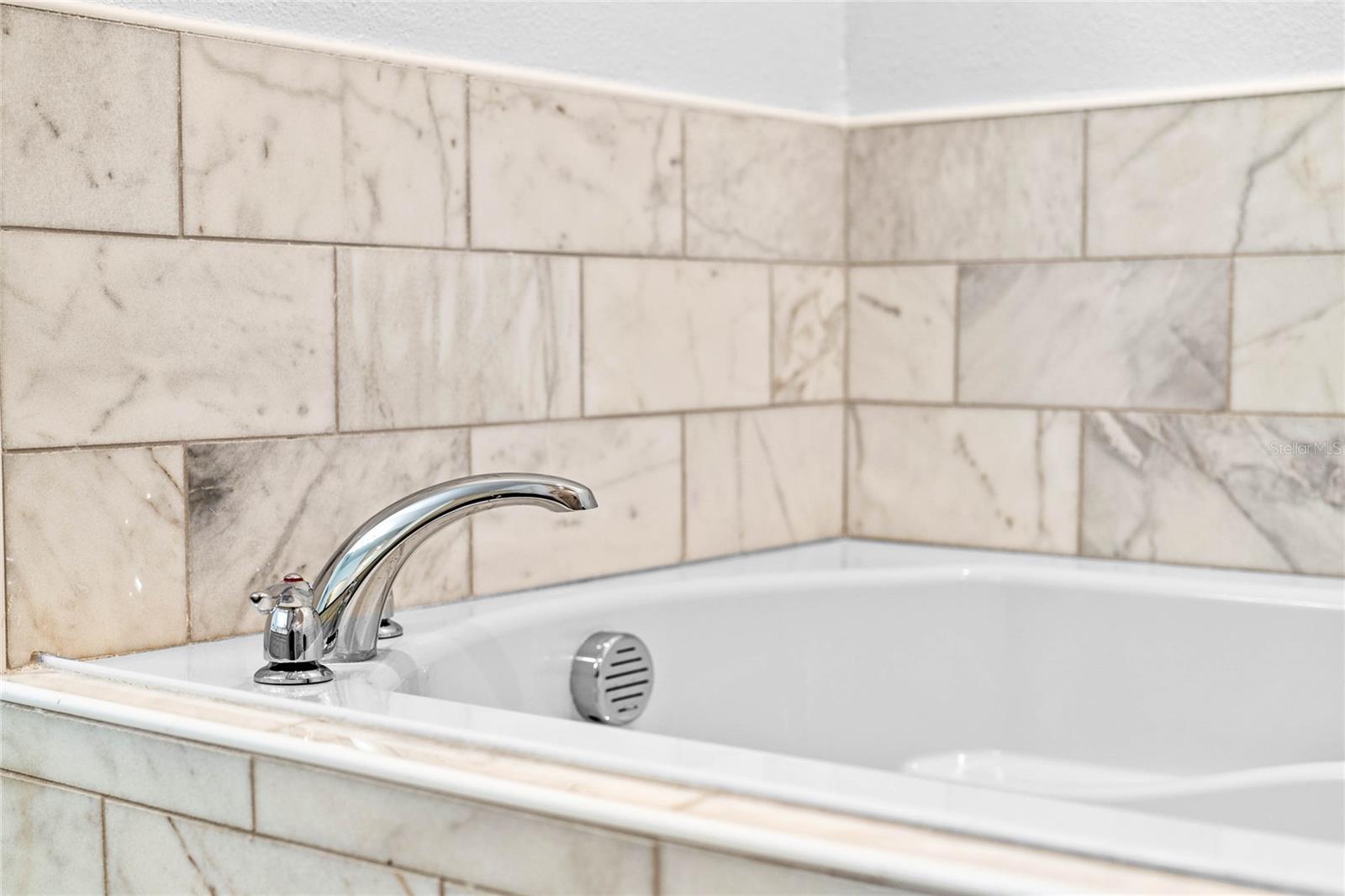 MIRROR LAKE MANOR - Residential Lease
