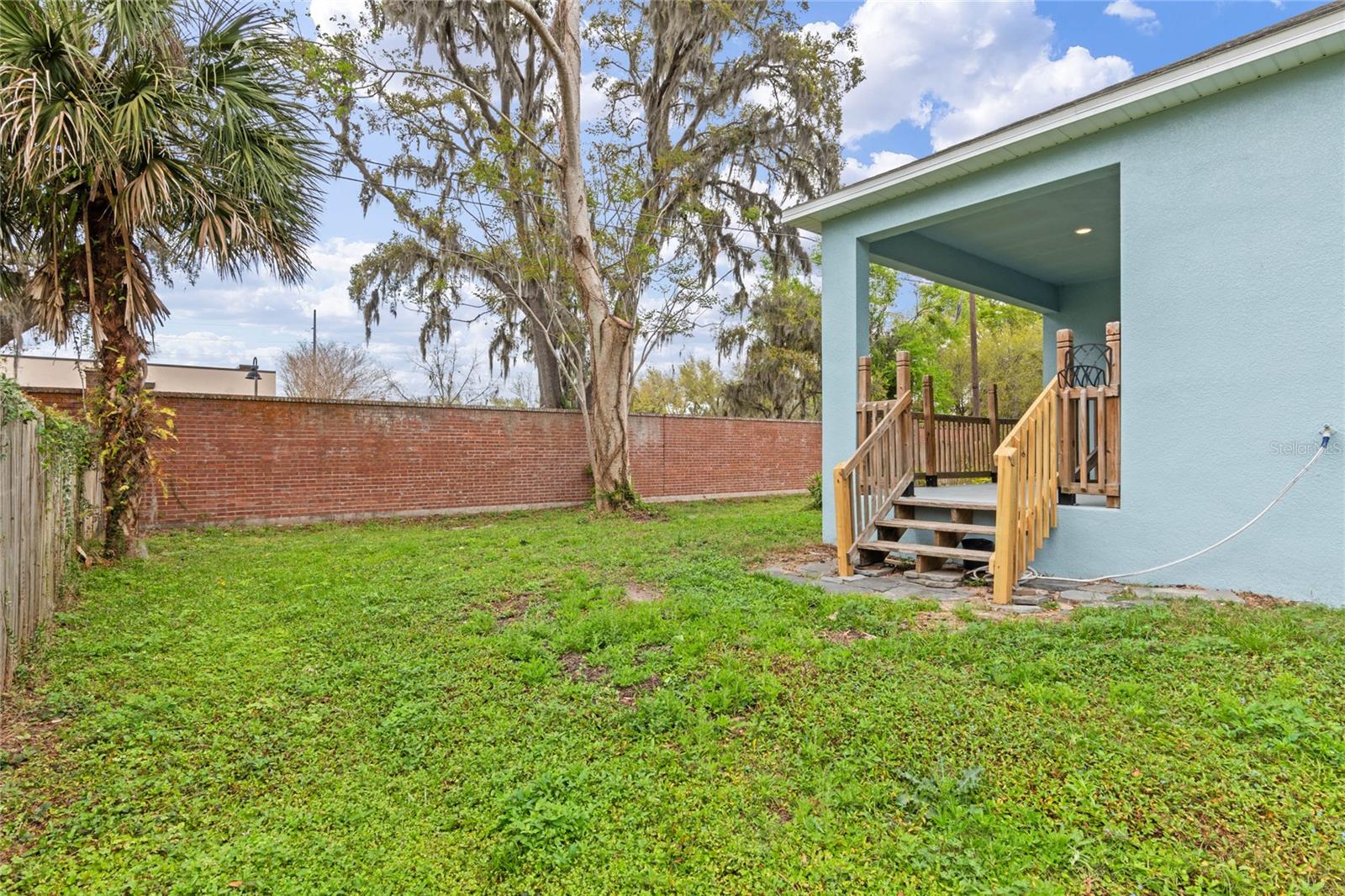 MIRROR LAKE MANOR - Residential Lease