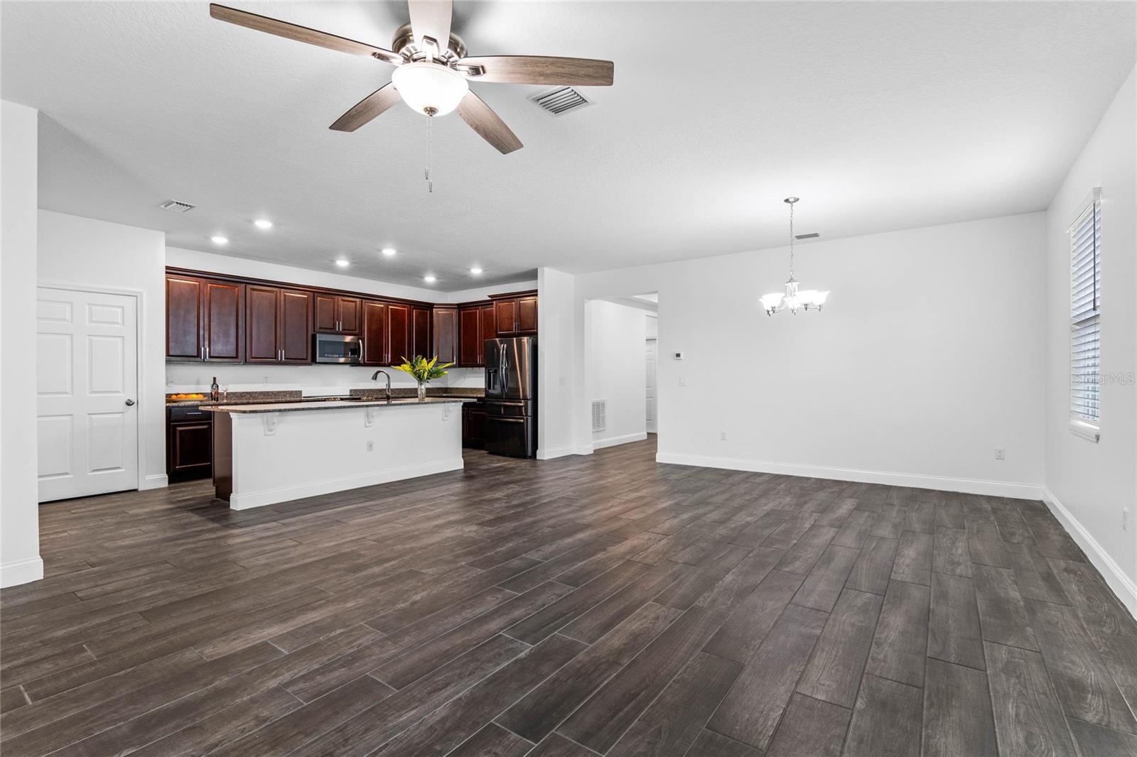 MIRROR LAKE MANOR - Residential Lease