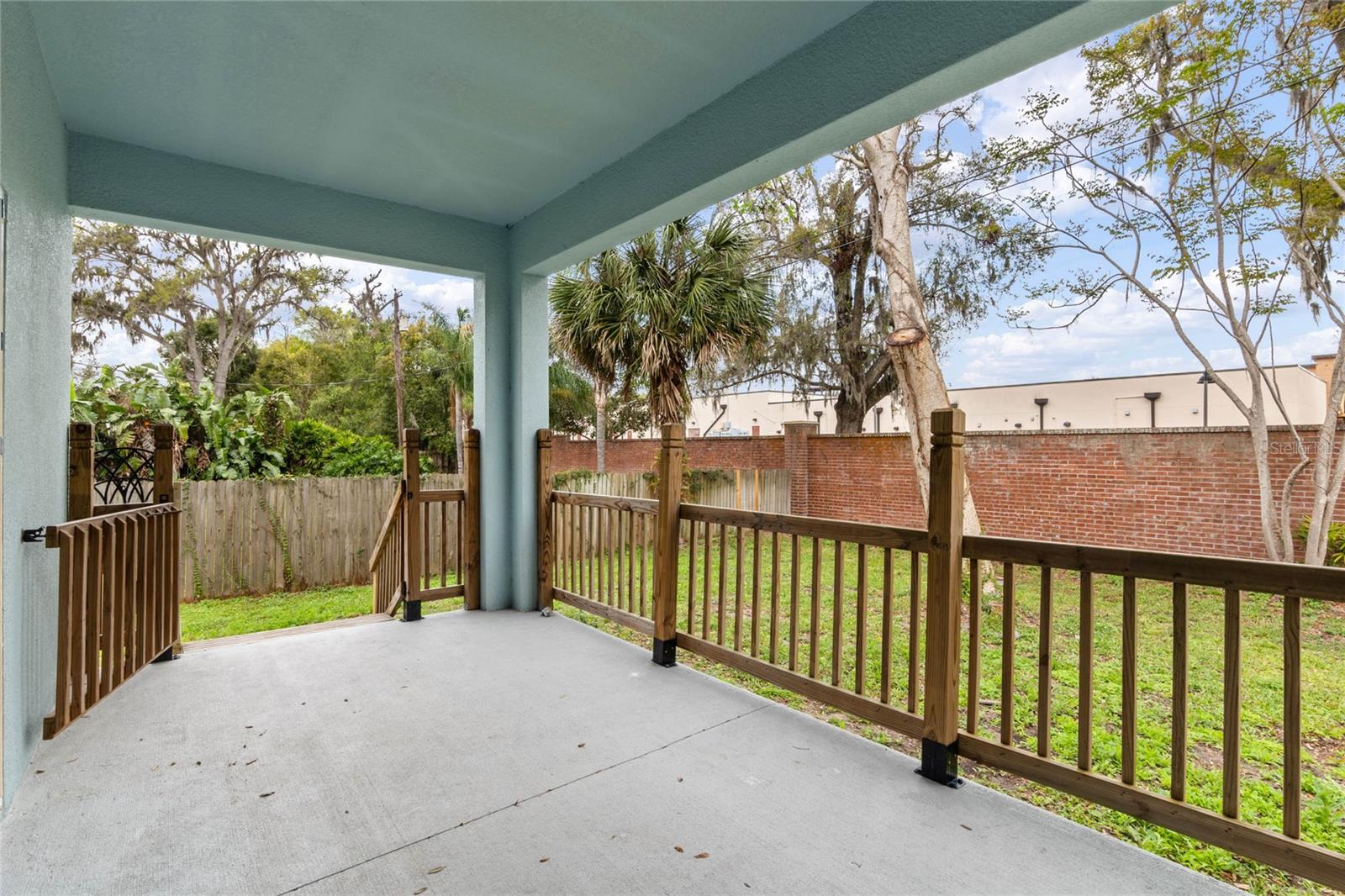 MIRROR LAKE MANOR - Residential Lease