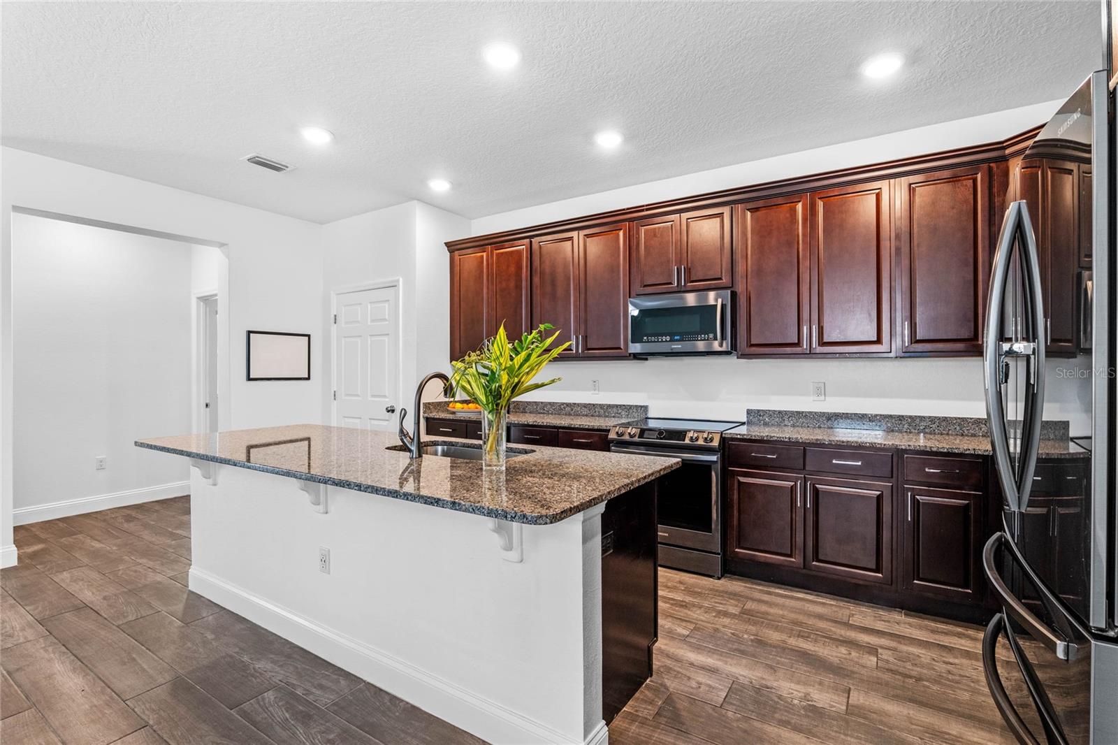 MIRROR LAKE MANOR - Residential Lease