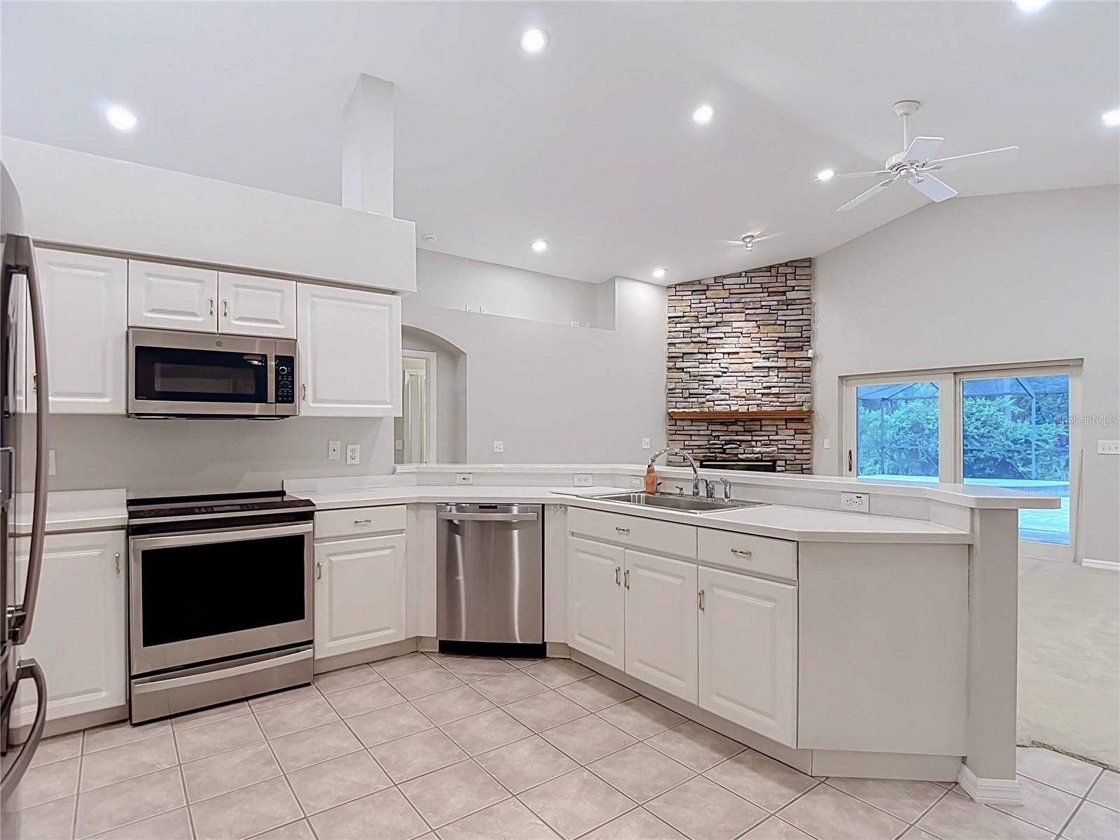 MEADOW POINTE - Residential