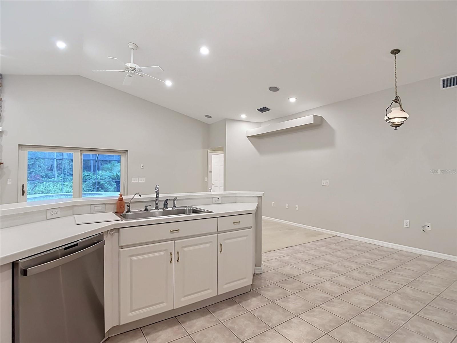 MEADOW POINTE - Residential