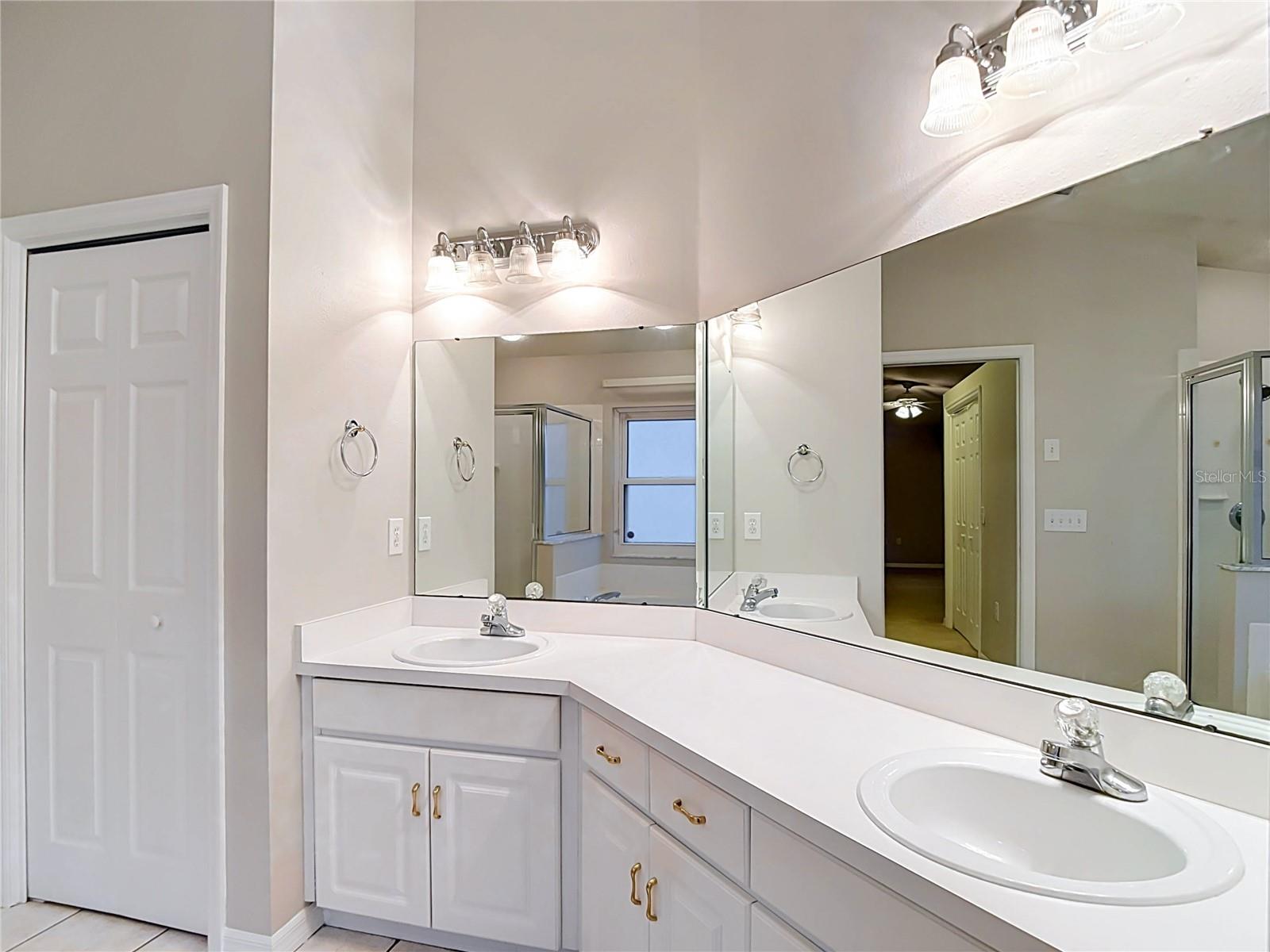 MEADOW POINTE - Residential
