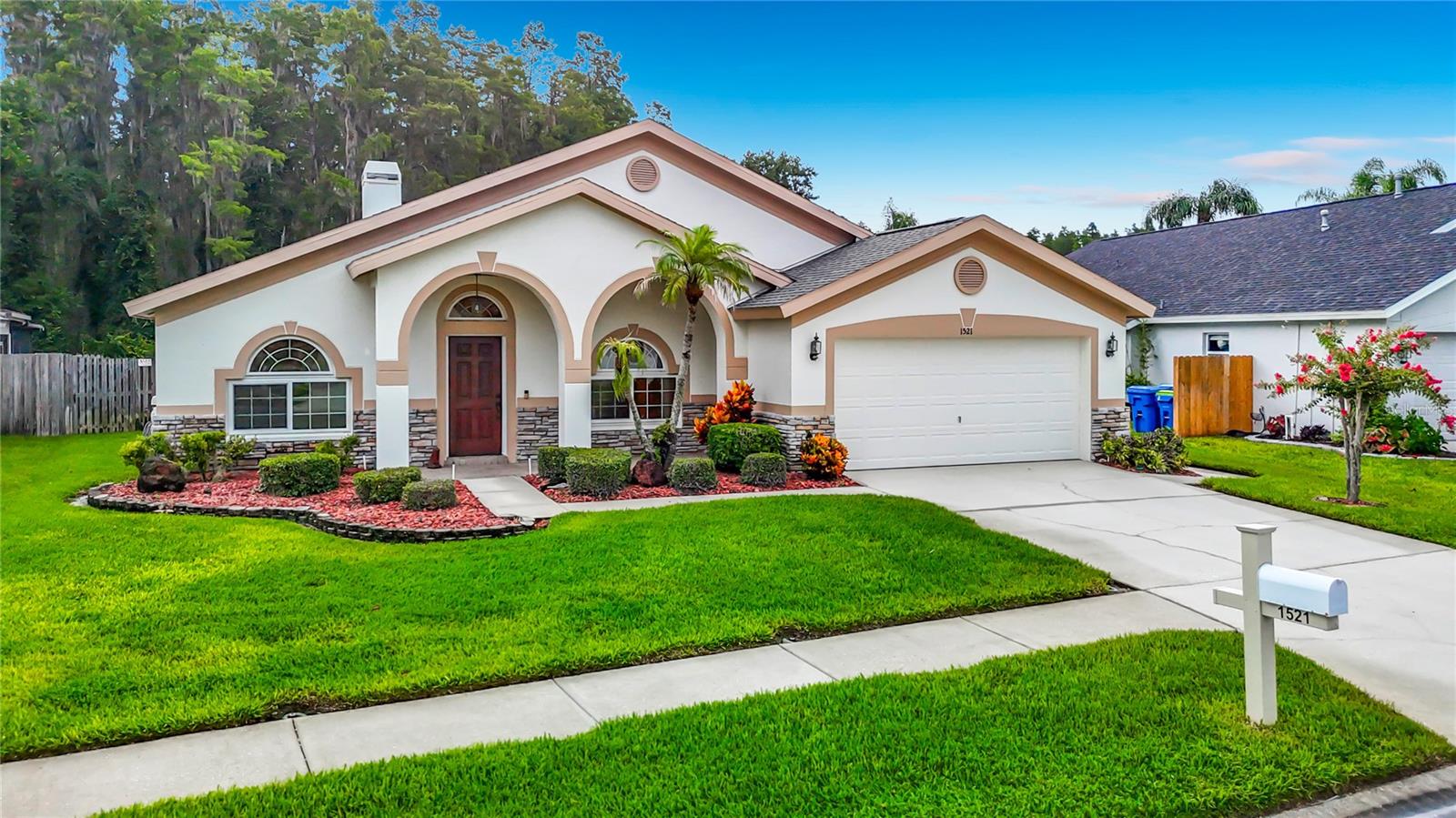 MEADOW POINTE - Residential
