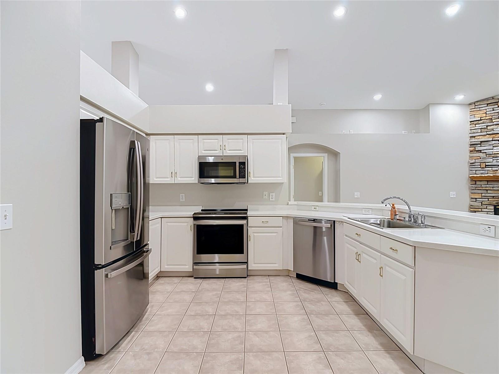 MEADOW POINTE - Residential
