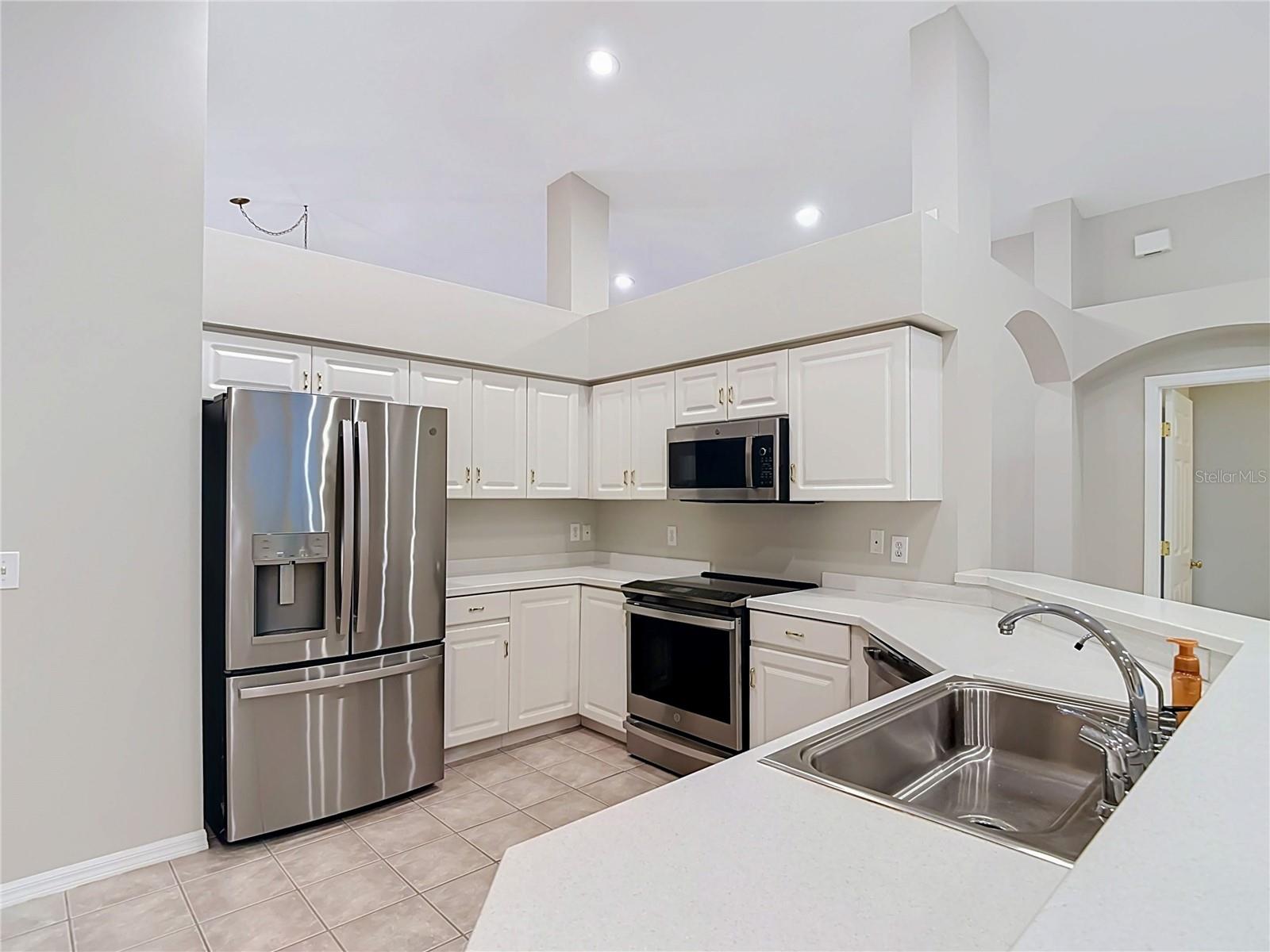 MEADOW POINTE - Residential