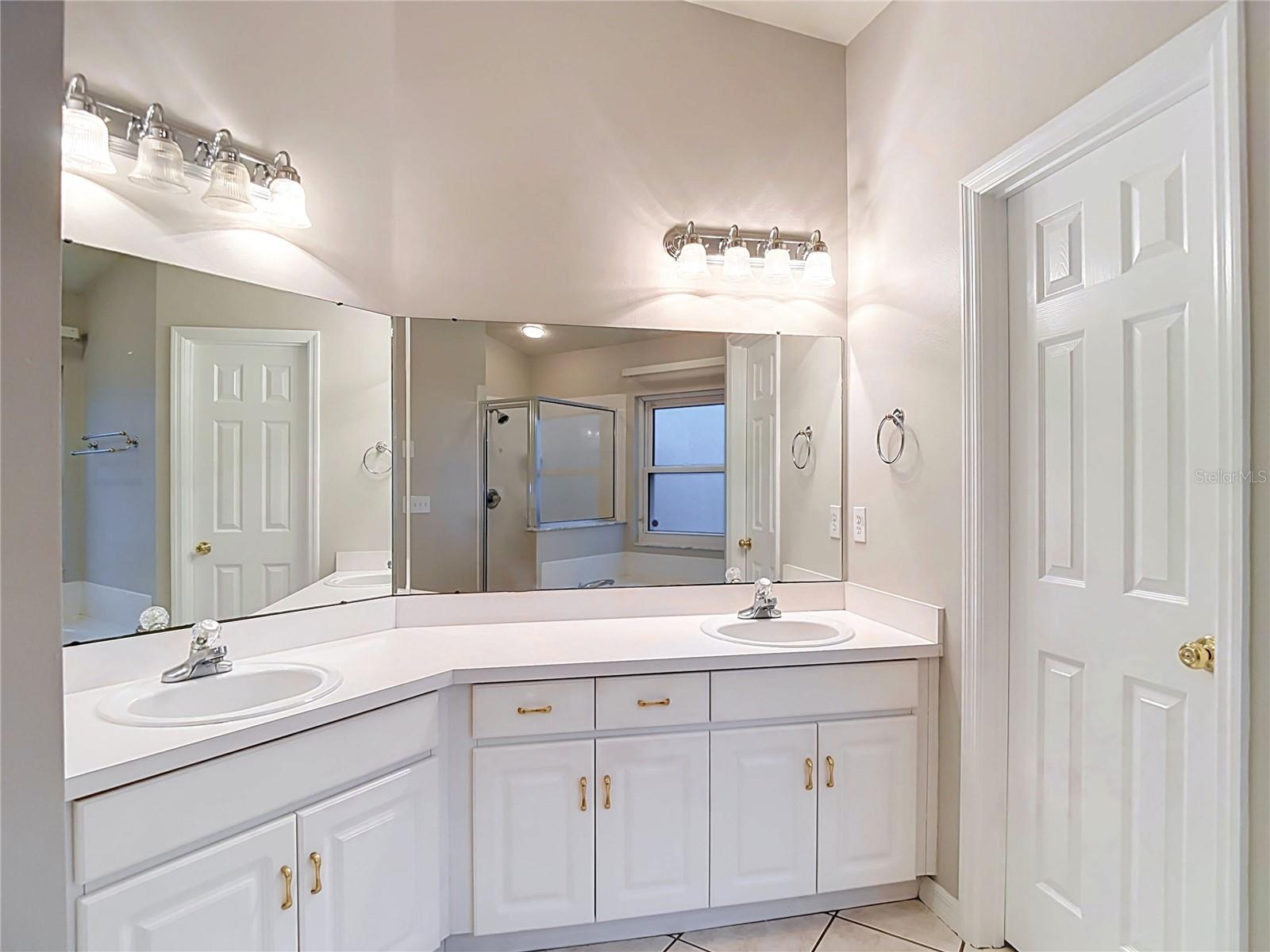 MEADOW POINTE - Residential