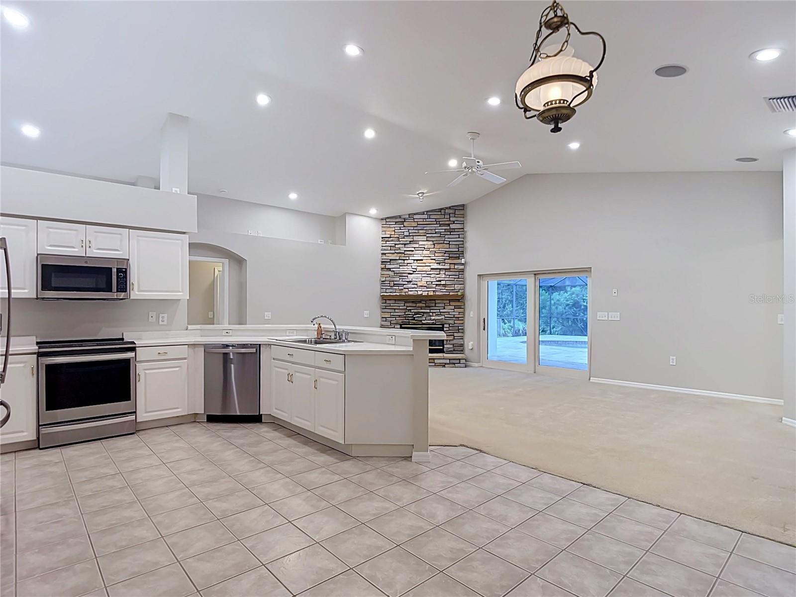 MEADOW POINTE - Residential