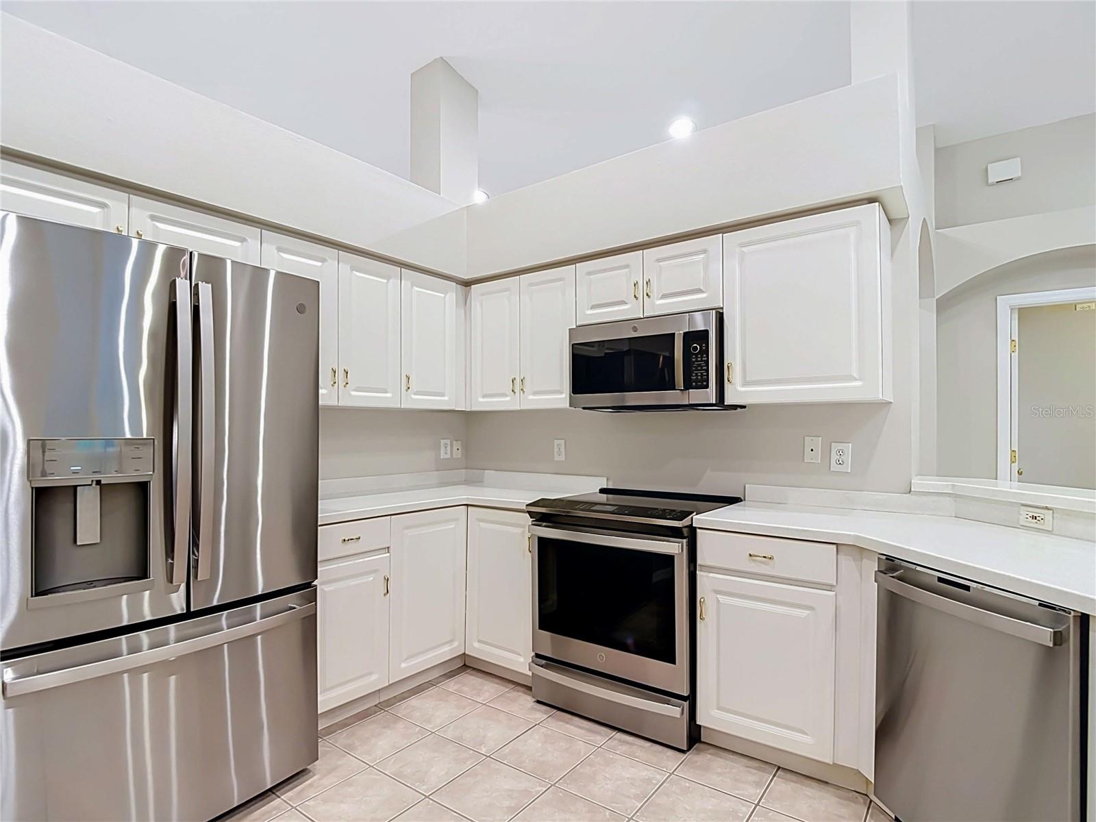 MEADOW POINTE - Residential