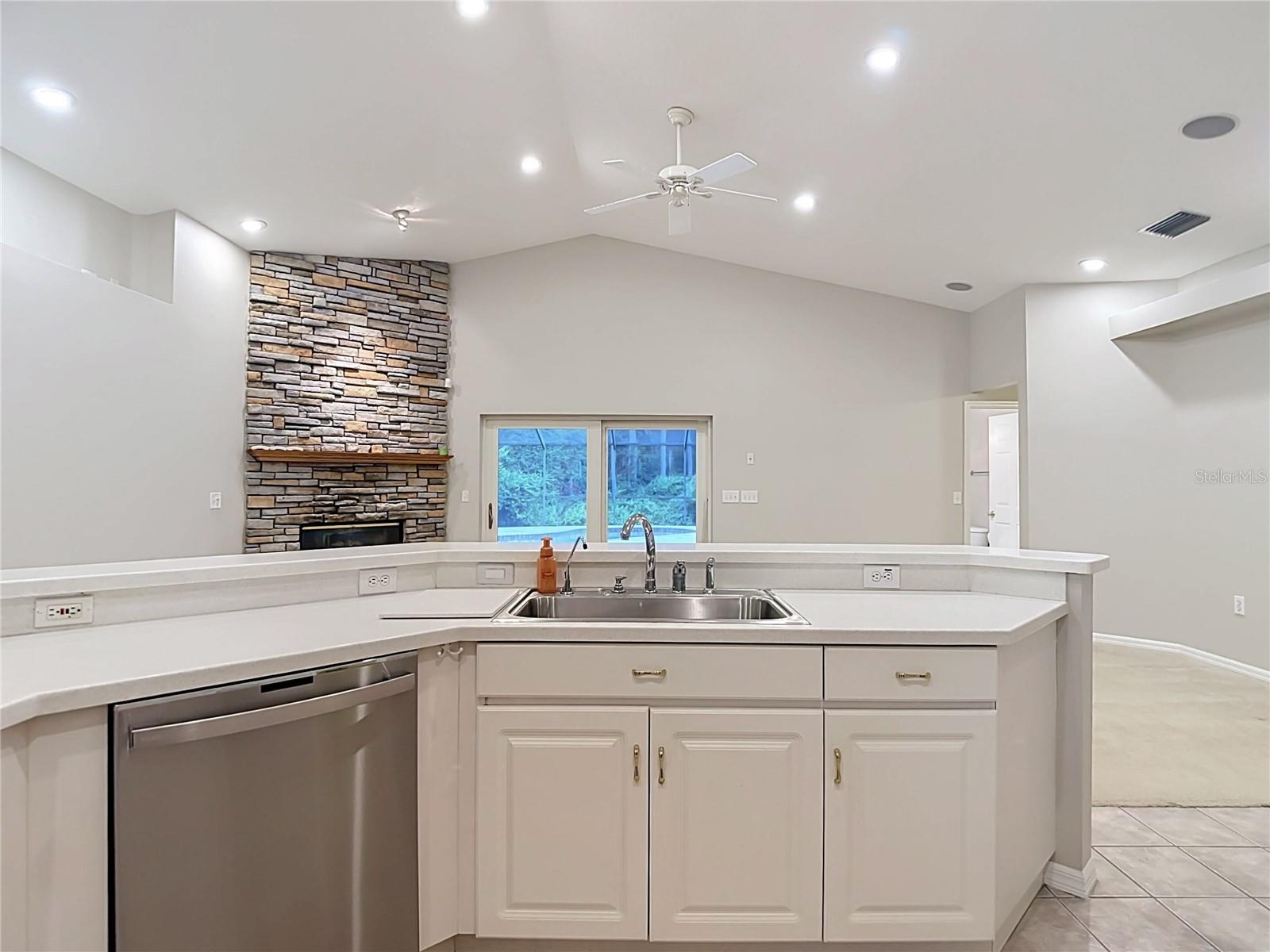 MEADOW POINTE - Residential