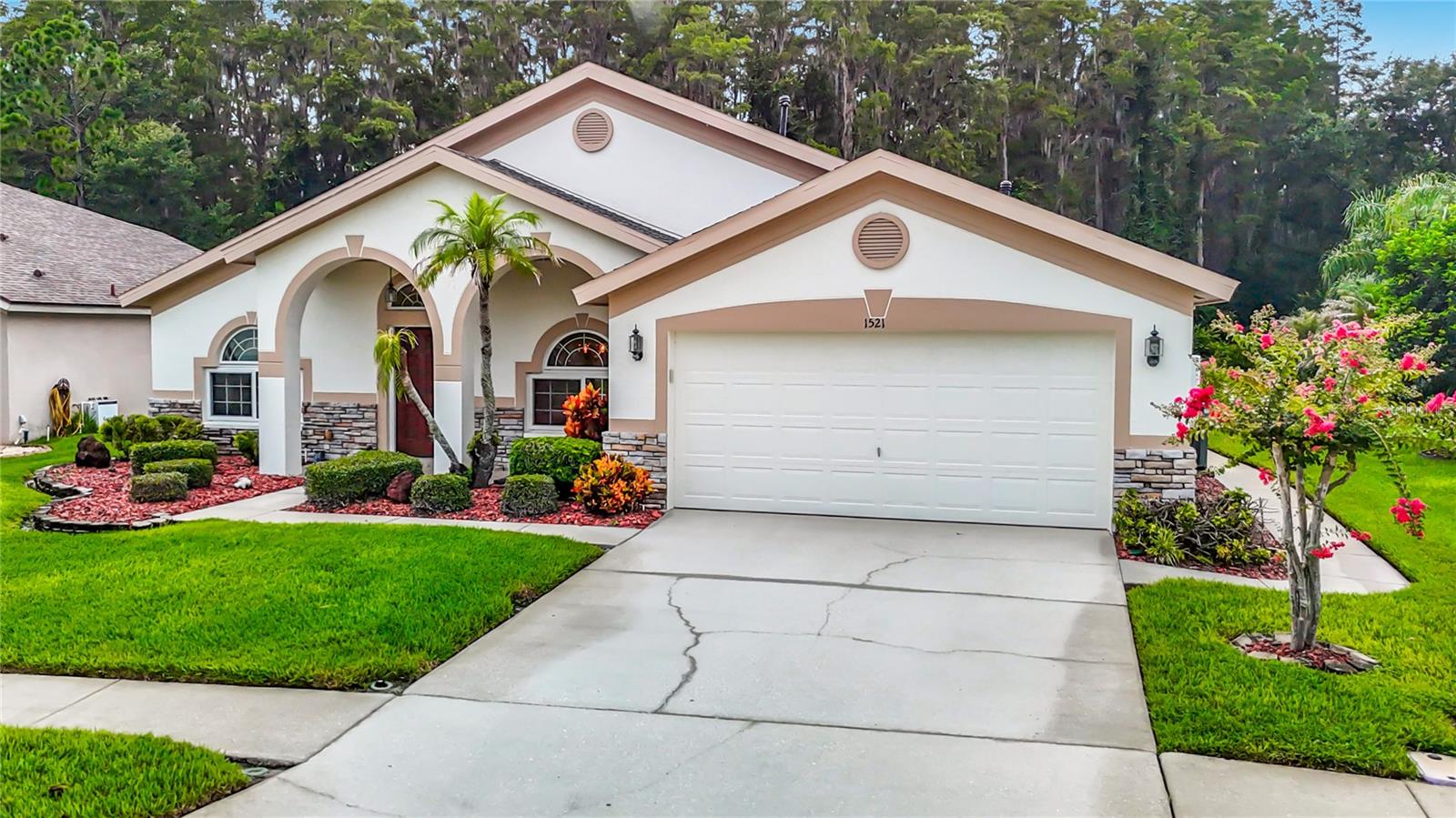 MEADOW POINTE - Residential