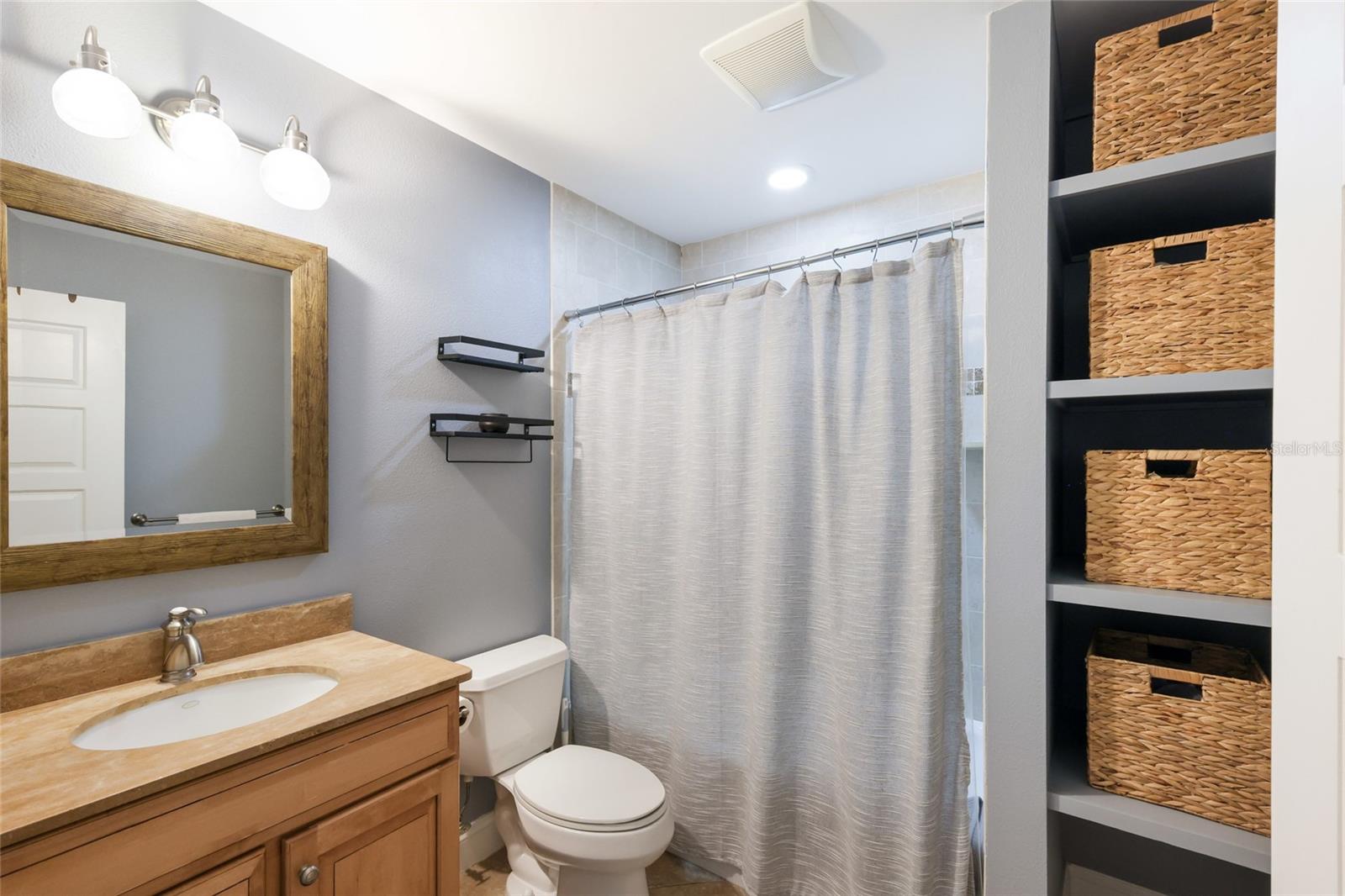 HOLMES BEACH 12TH UNIT - Residential