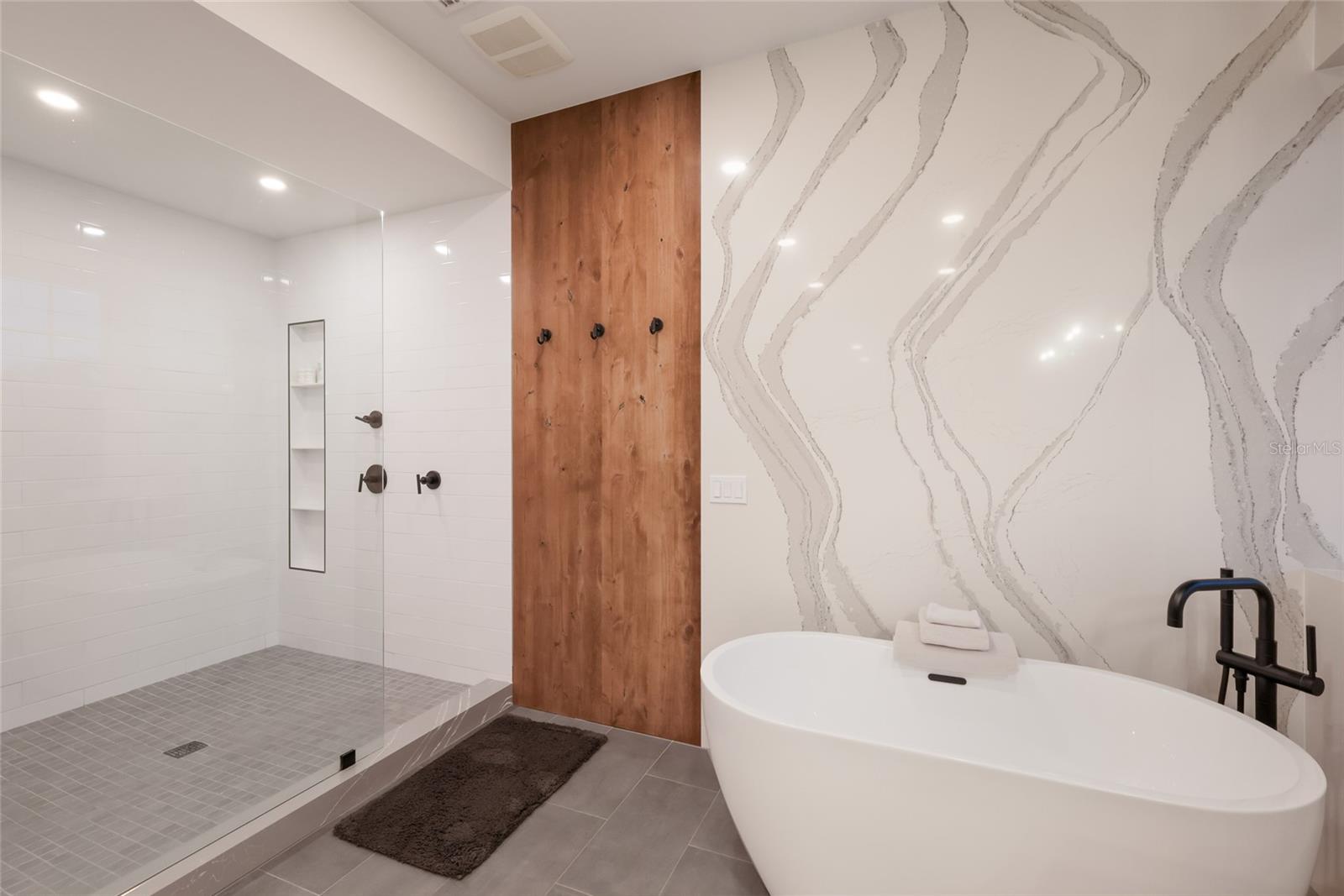 HOLMES BEACH 12TH UNIT - Residential