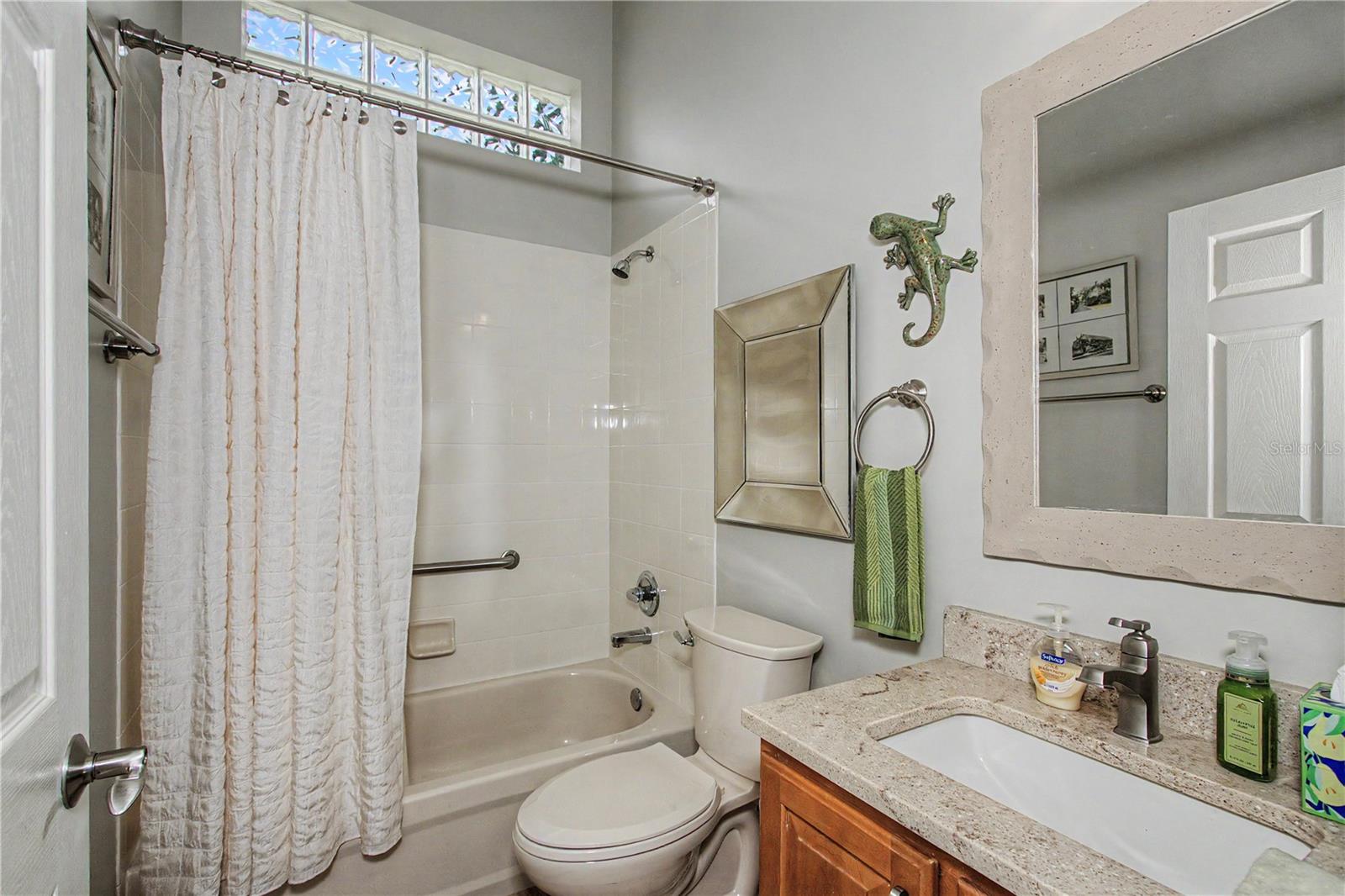OAK RUN EAGLES POINT - Residential