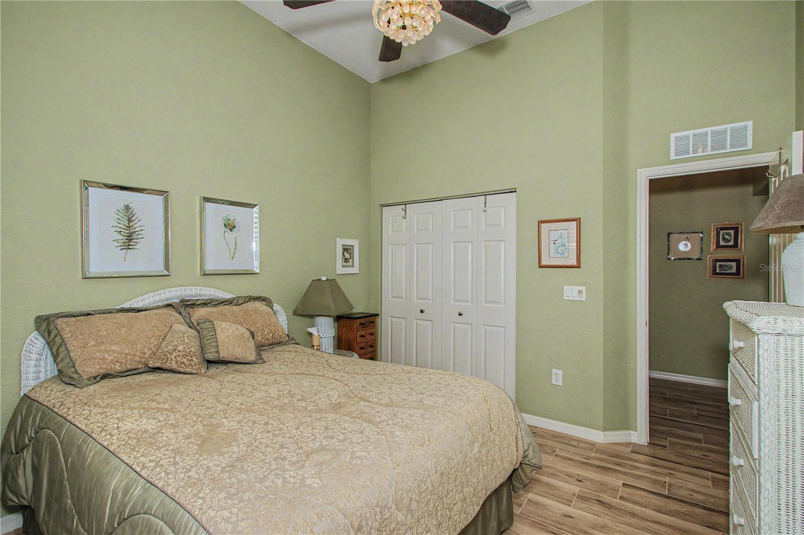 OAK RUN EAGLES POINT - Residential