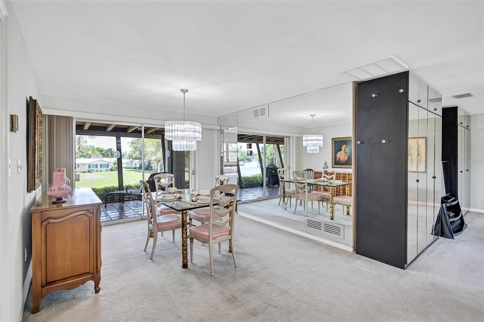 SOUTH GATE - Residential