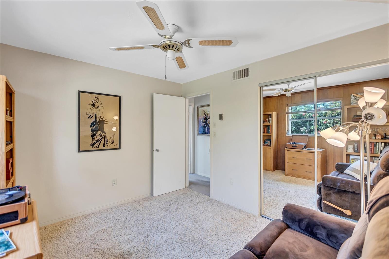 SOUTH GATE - Residential