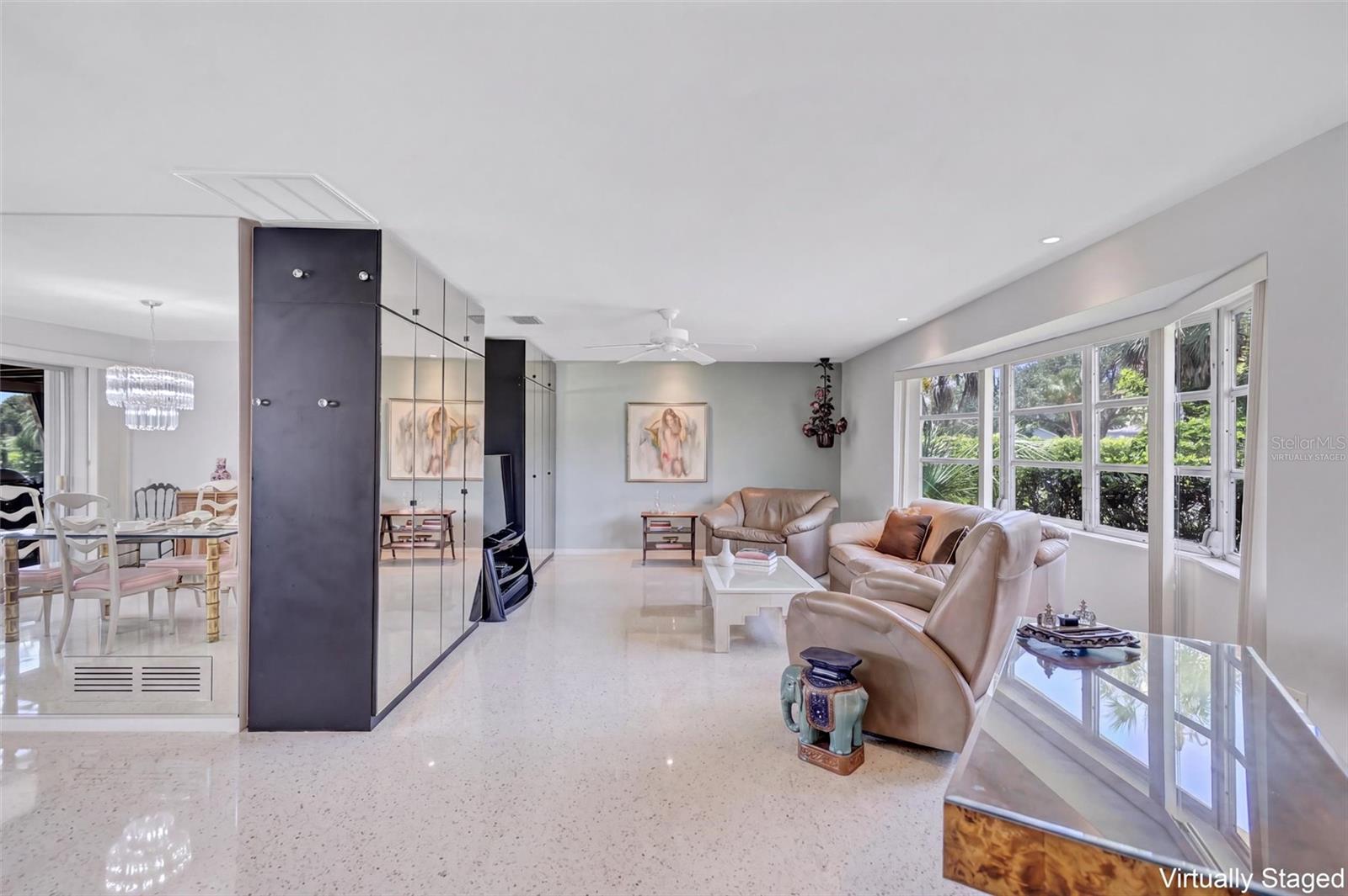 SOUTH GATE - Residential