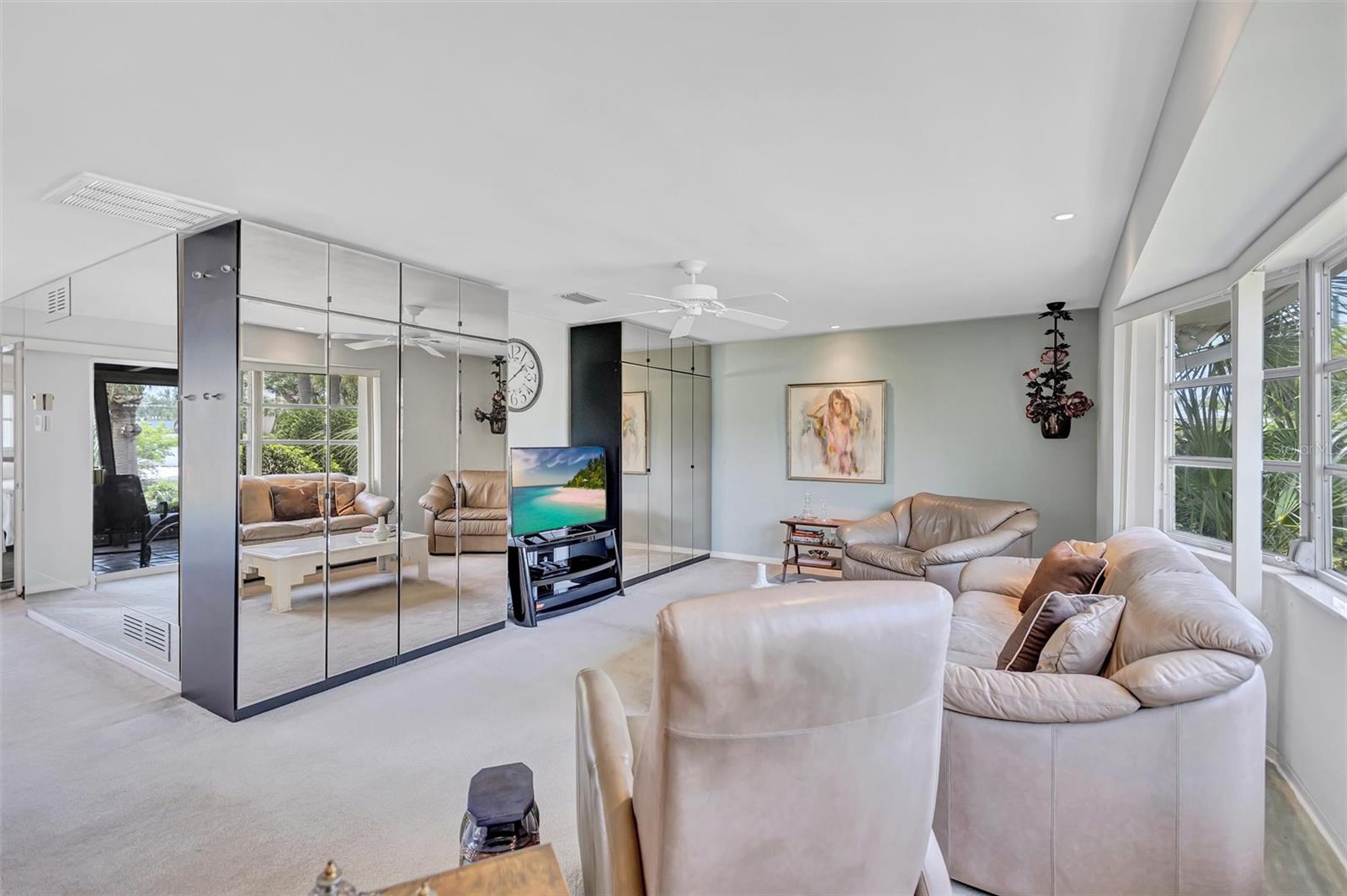 SOUTH GATE - Residential