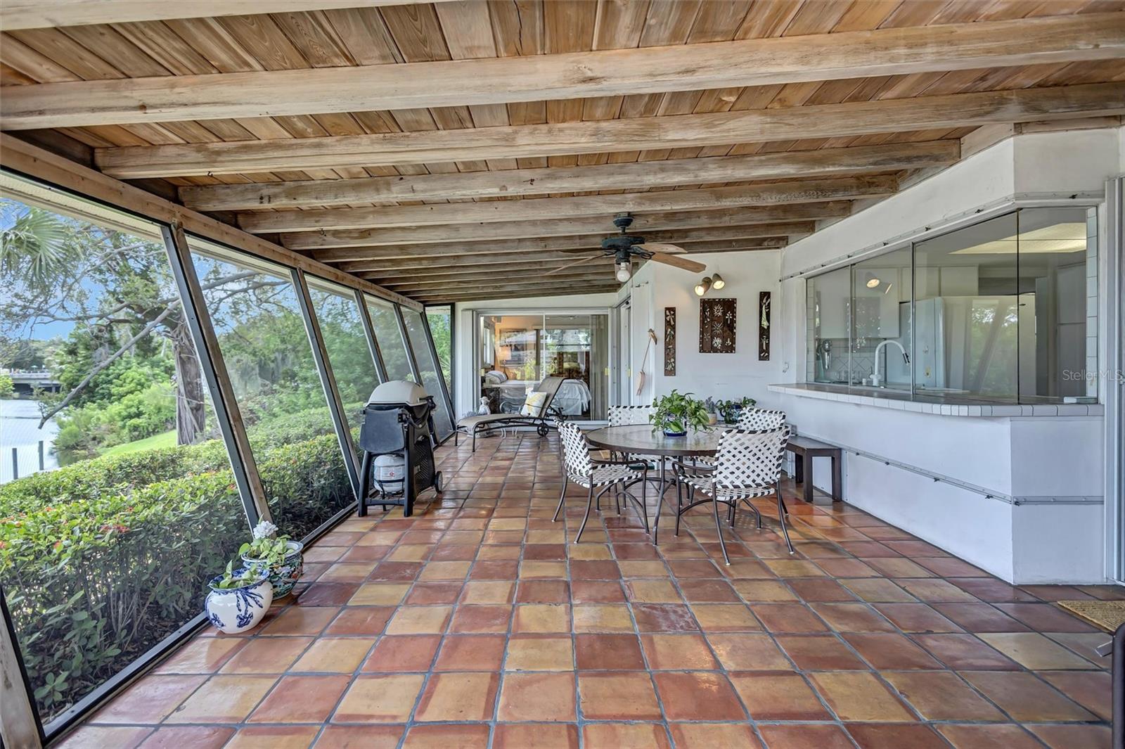 SOUTH GATE - Residential