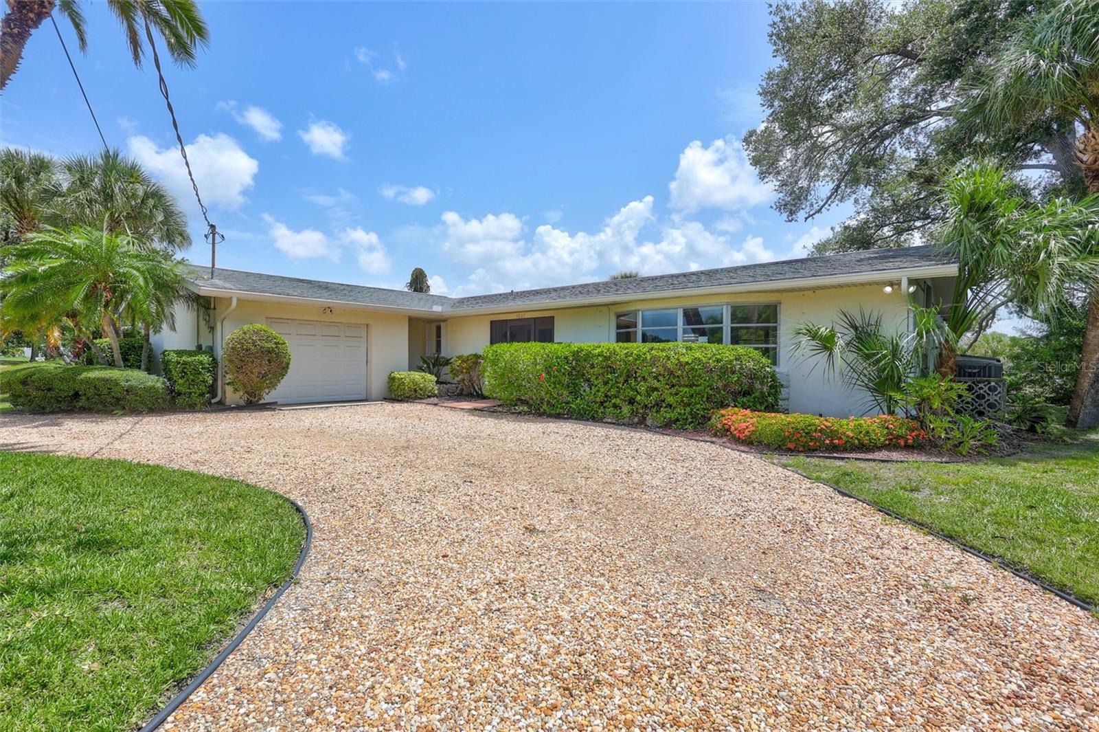 SOUTH GATE - Residential