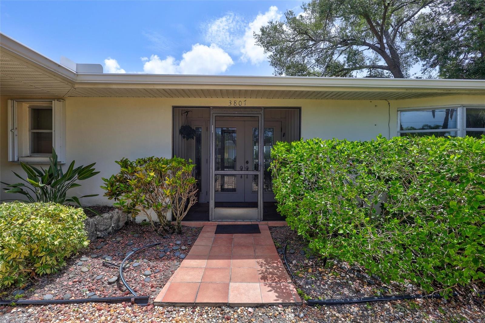 SOUTH GATE - Residential
