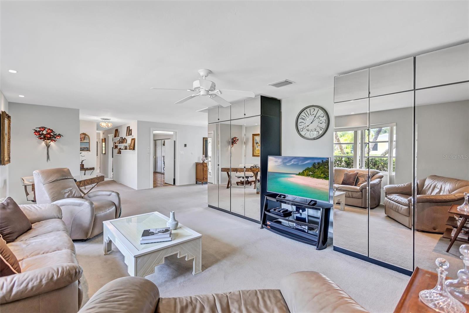 SOUTH GATE - Residential