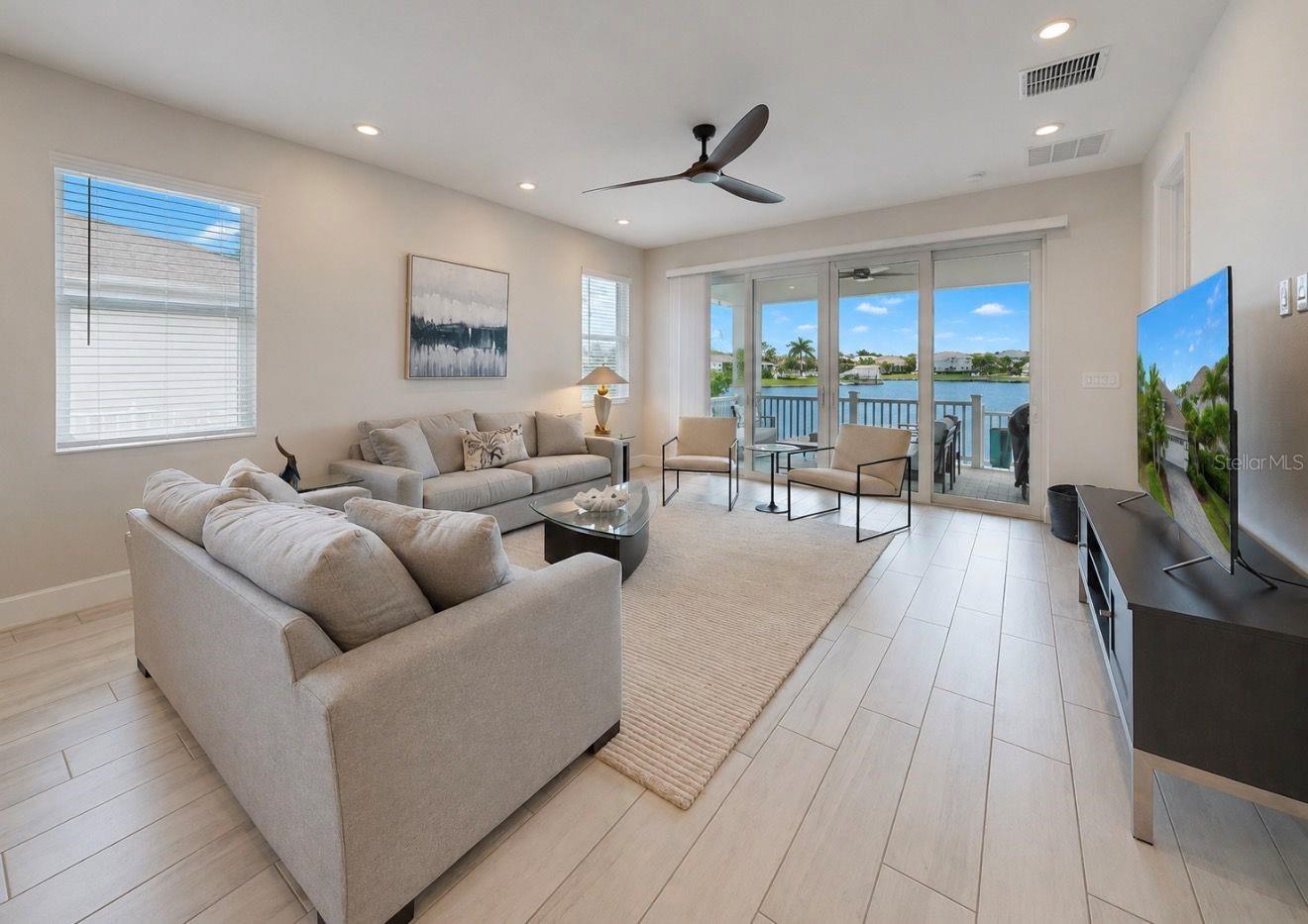 MIRABAY PRCL 8 - Residential