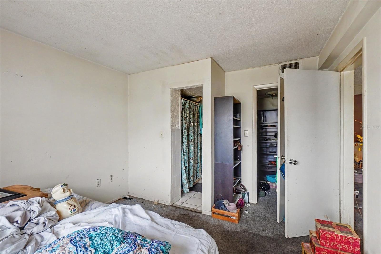 BAYSHORE ON THE LAKE APTS SEC 2 - Residential
