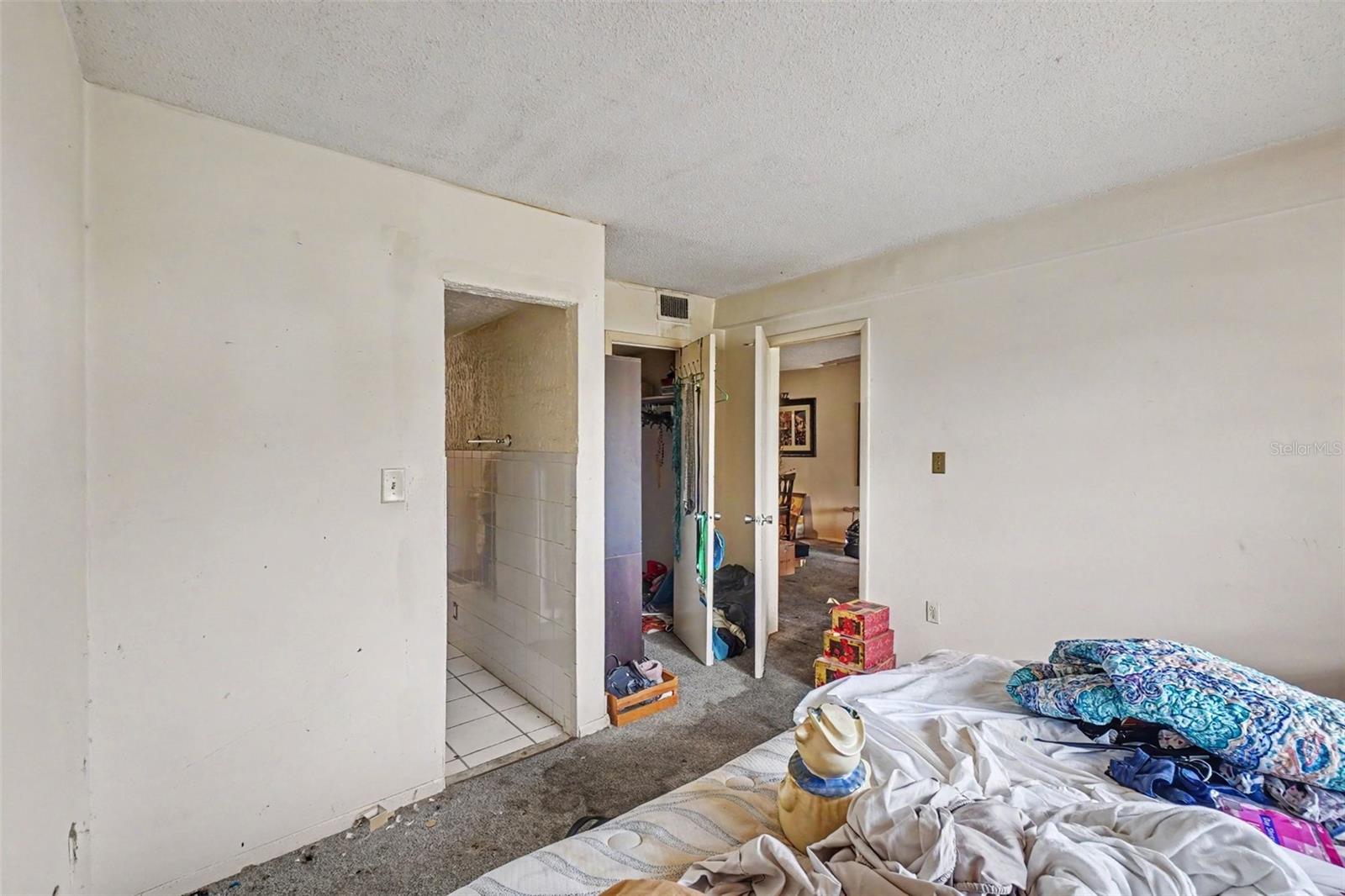BAYSHORE ON THE LAKE APTS SEC 2 - Residential