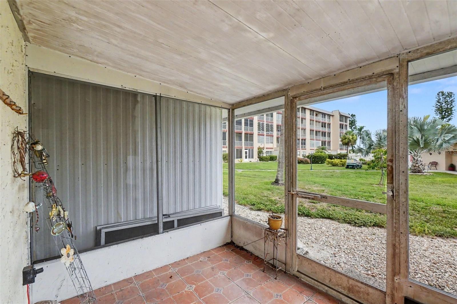 BAYSHORE ON THE LAKE APTS SEC 2 - Residential