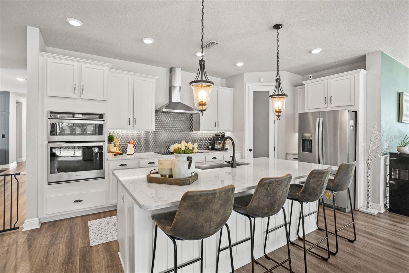 LAKESHORE OAKS SUB - Residential