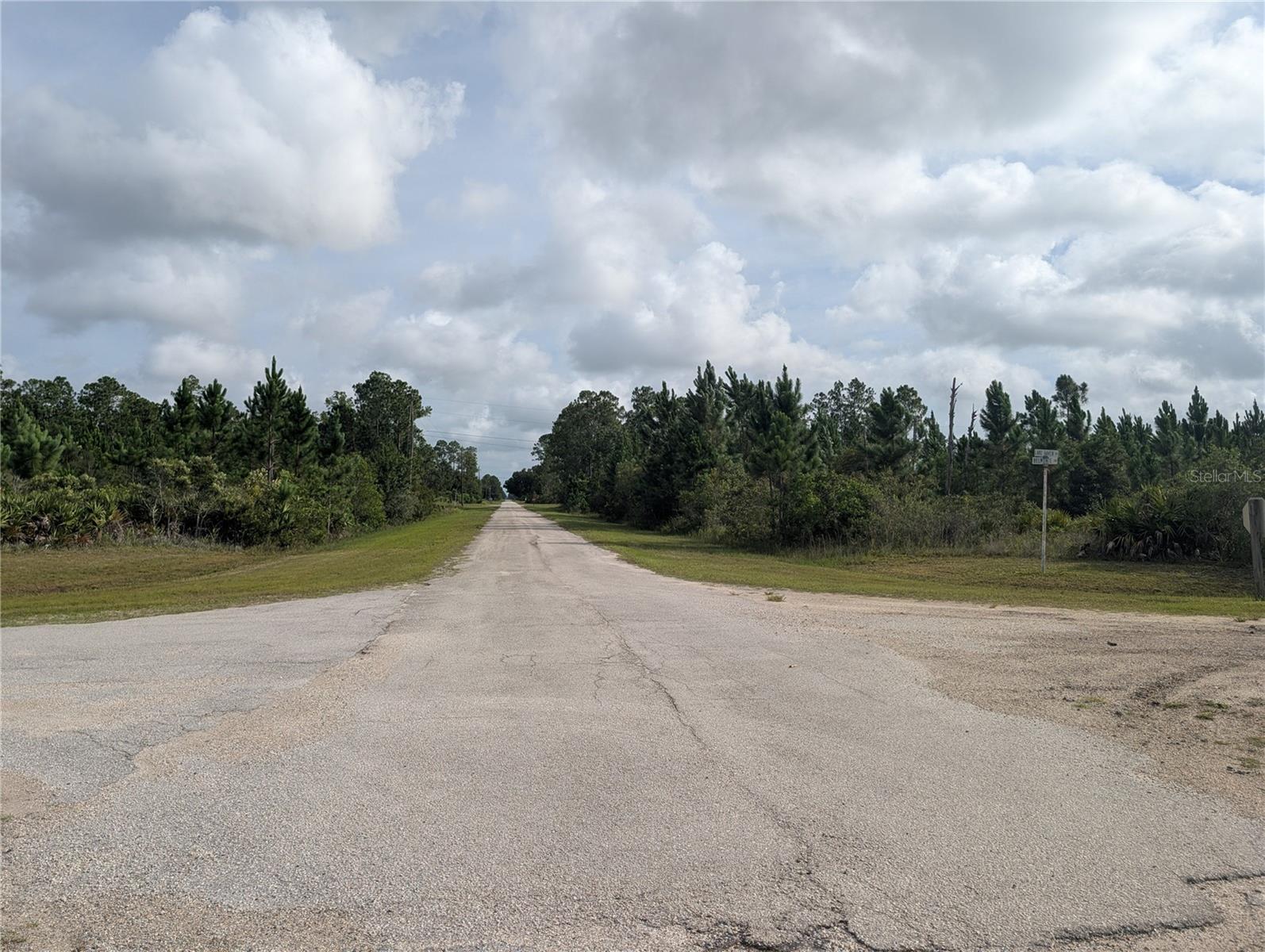 INDIAN LAKE ESTATES - Land
