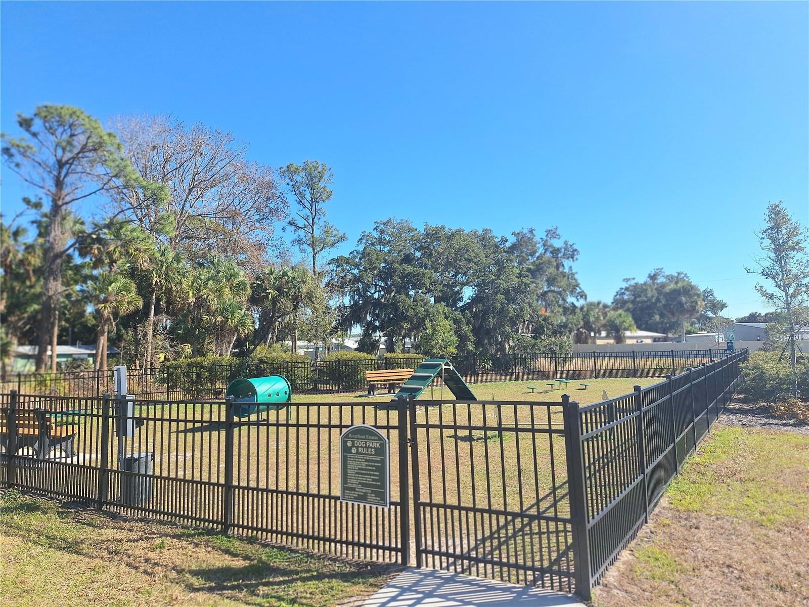 RIVERFRONT ESTATES SOUTH - Residential