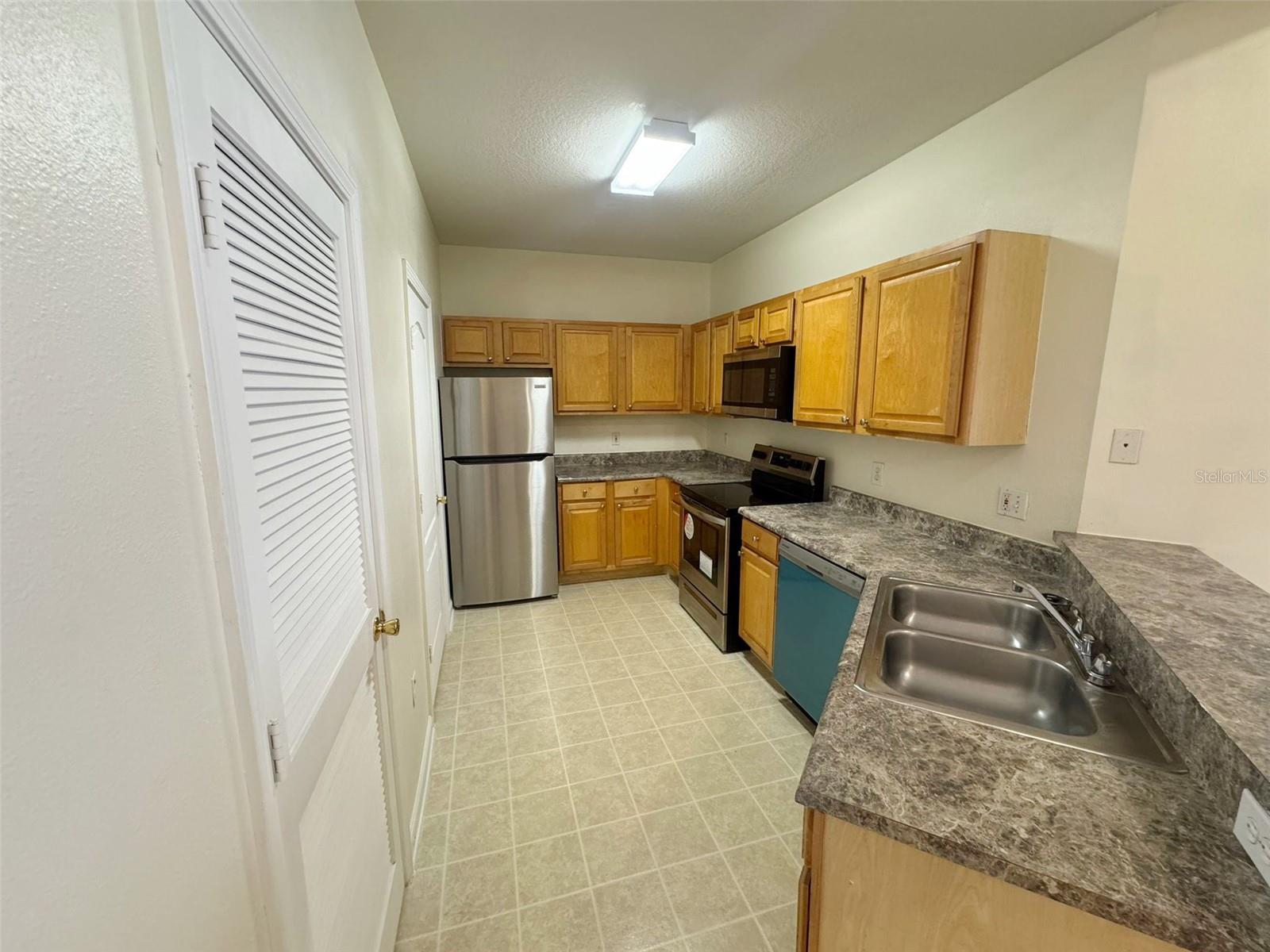 THE VILLAS CONDO - Residential