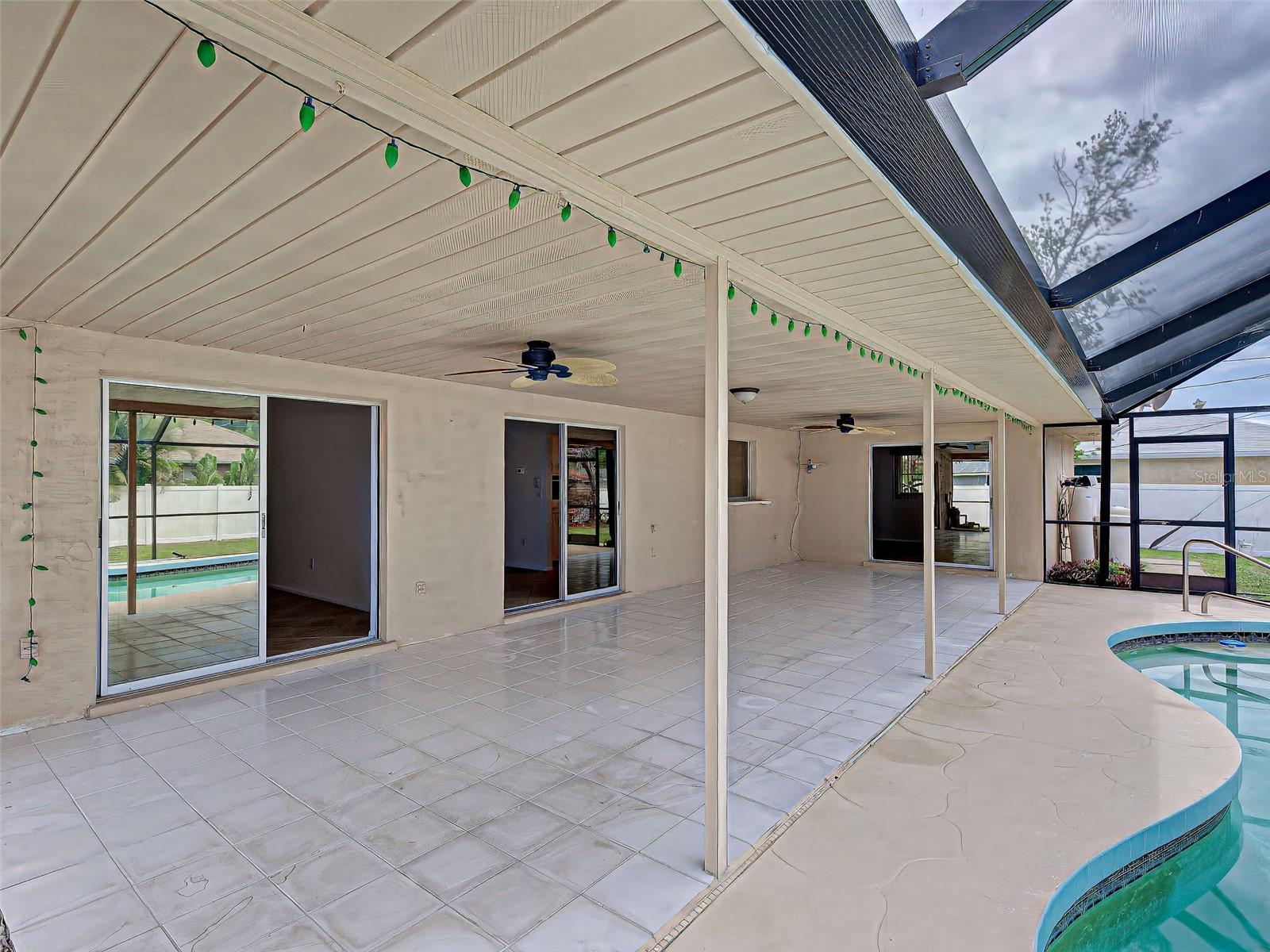 SOUTH VENICE - Residential