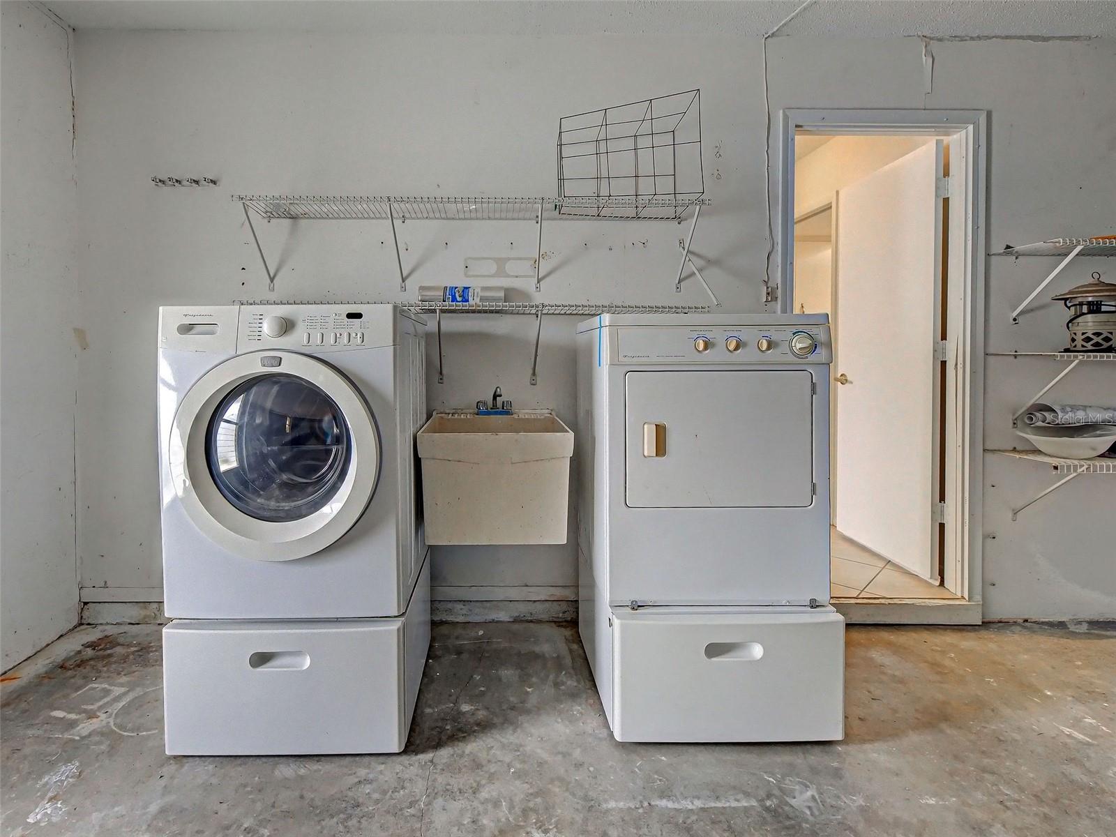 SOUTH VENICE - Residential