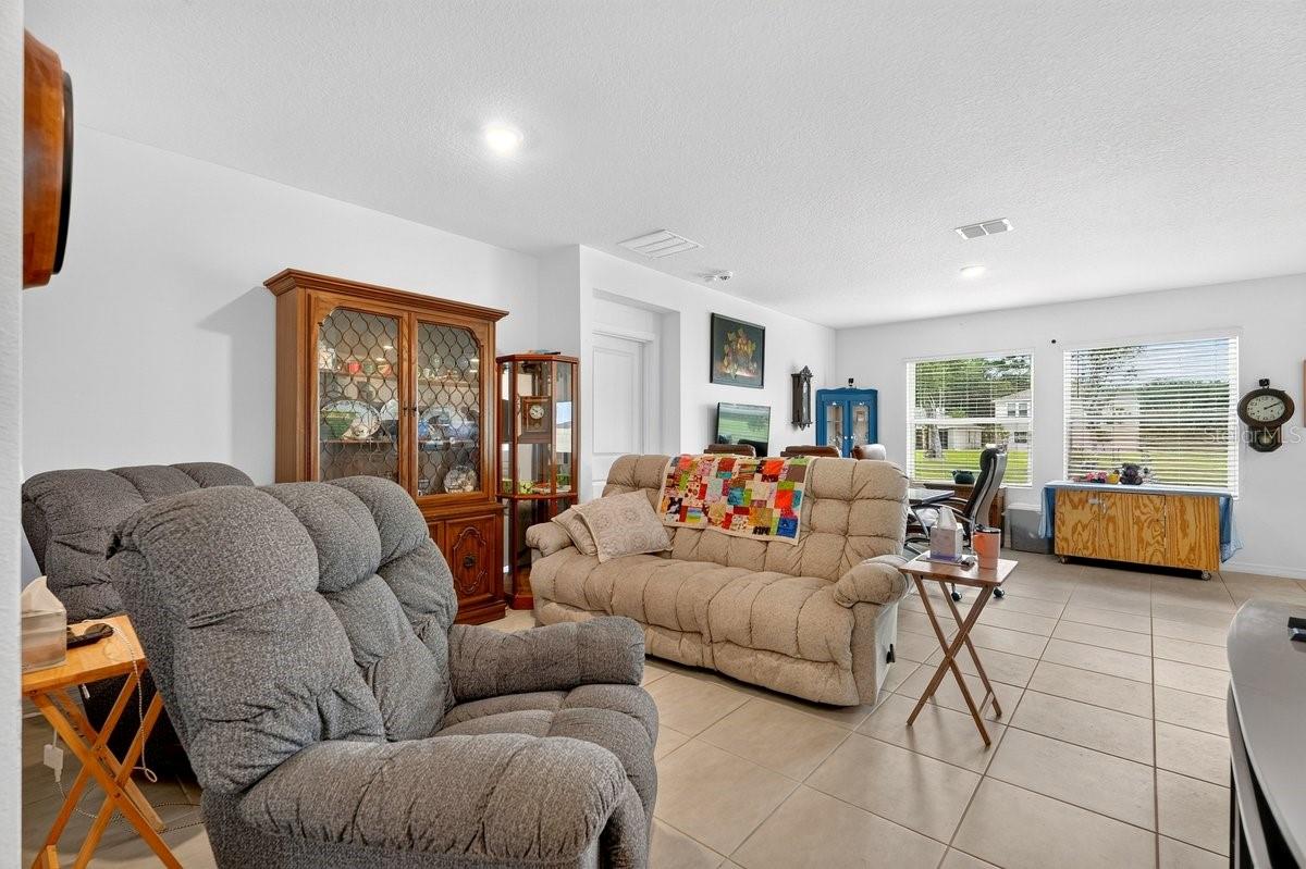 RIVERFRONT ESTATES SOUTH - Residential