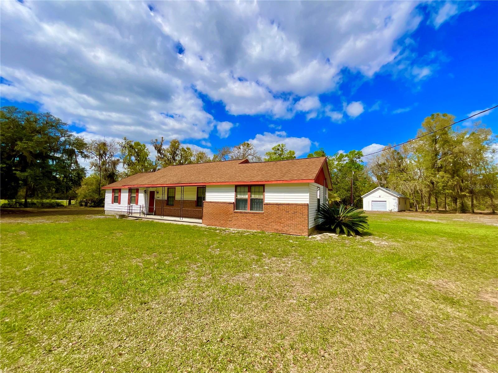 LAKESIDE - Residential